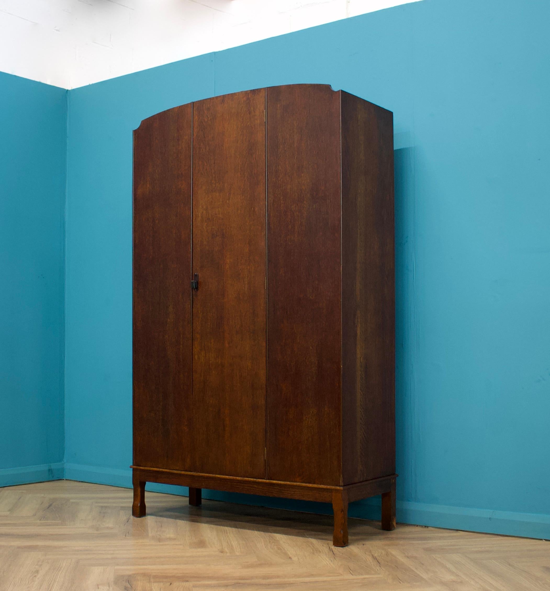 Mid-20th Century Vintage Art Deco Wardrobe in Oak in the manner of Heals, 1930s