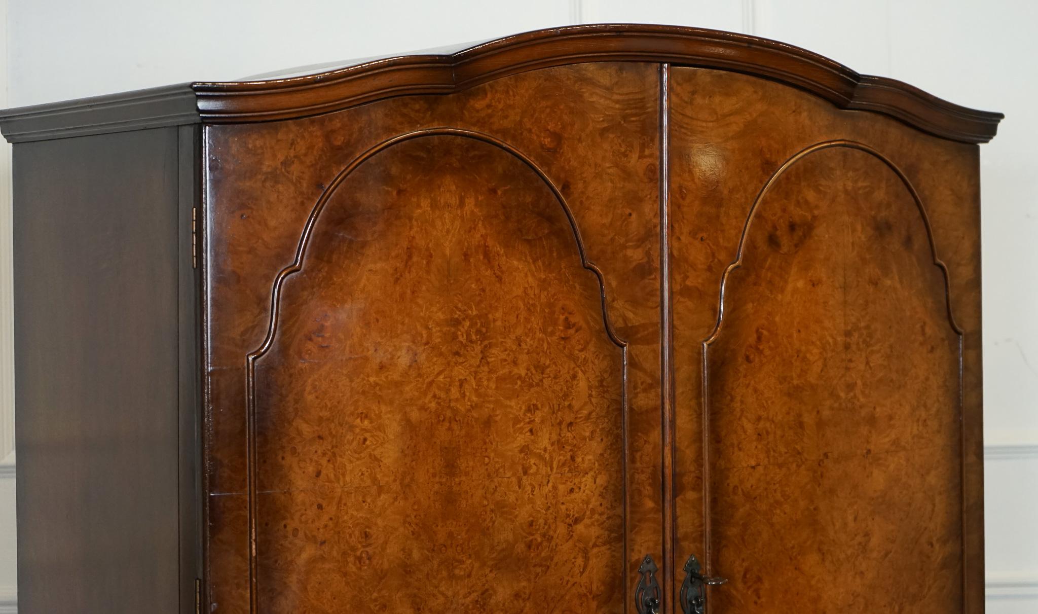ViNTAGE ARTE DECO ARMARIO HECHO POR MAPLE & CO DOS CAJONES GRANDES PATAS DE REINA ANNE Británico en venta