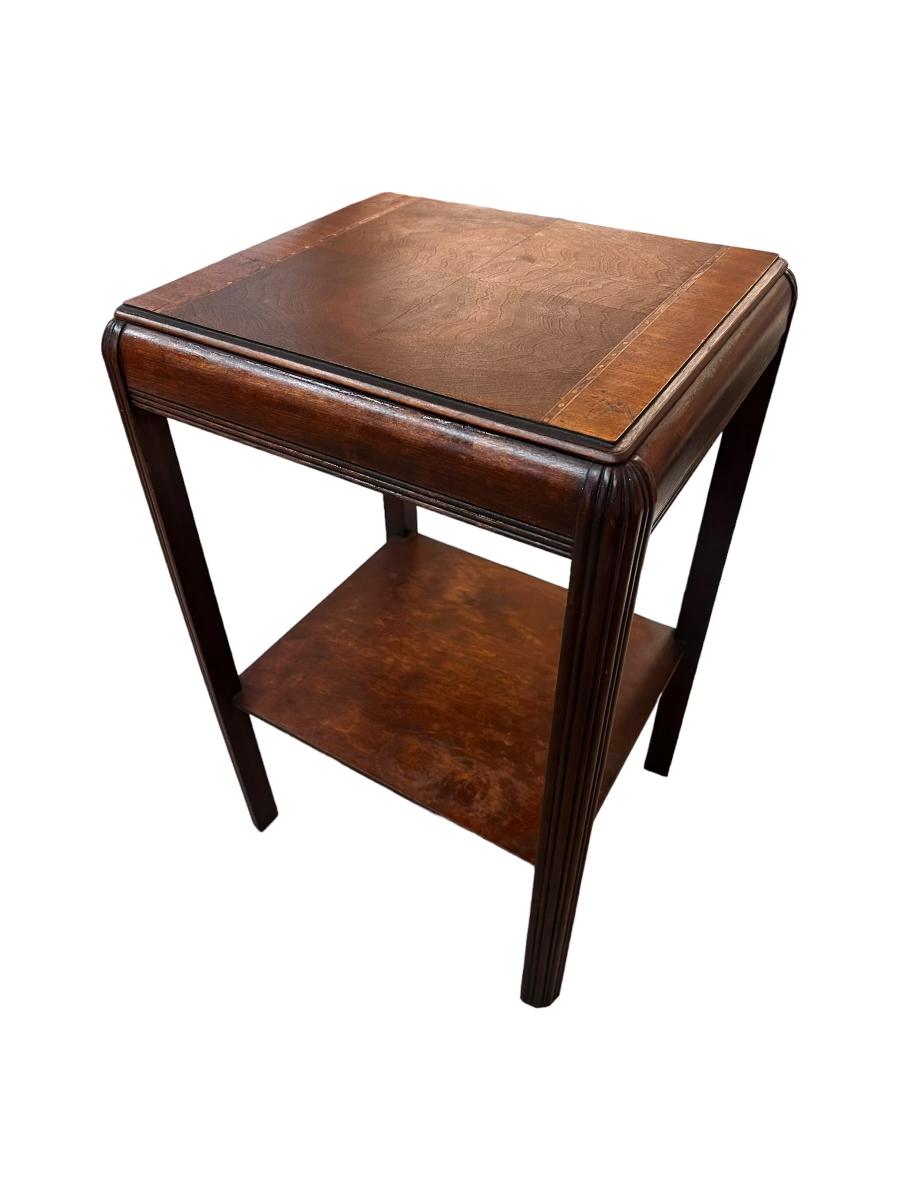 Vintage Art Deco Waterfall Mahogany End Table or Accent Table with Shelf In Good Condition For Sale In Seattle, WA