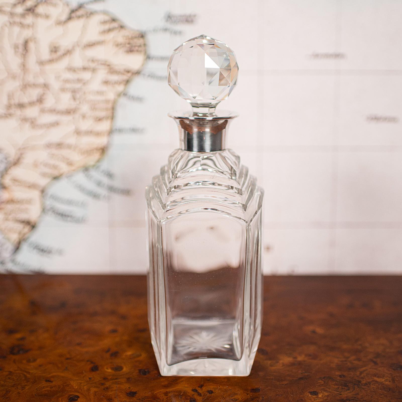 Vintage Art Deco Whiskey Decanter, English, Glass, Silver, Hallmarked, C.1930 In Good Condition For Sale In Hele, Devon, GB