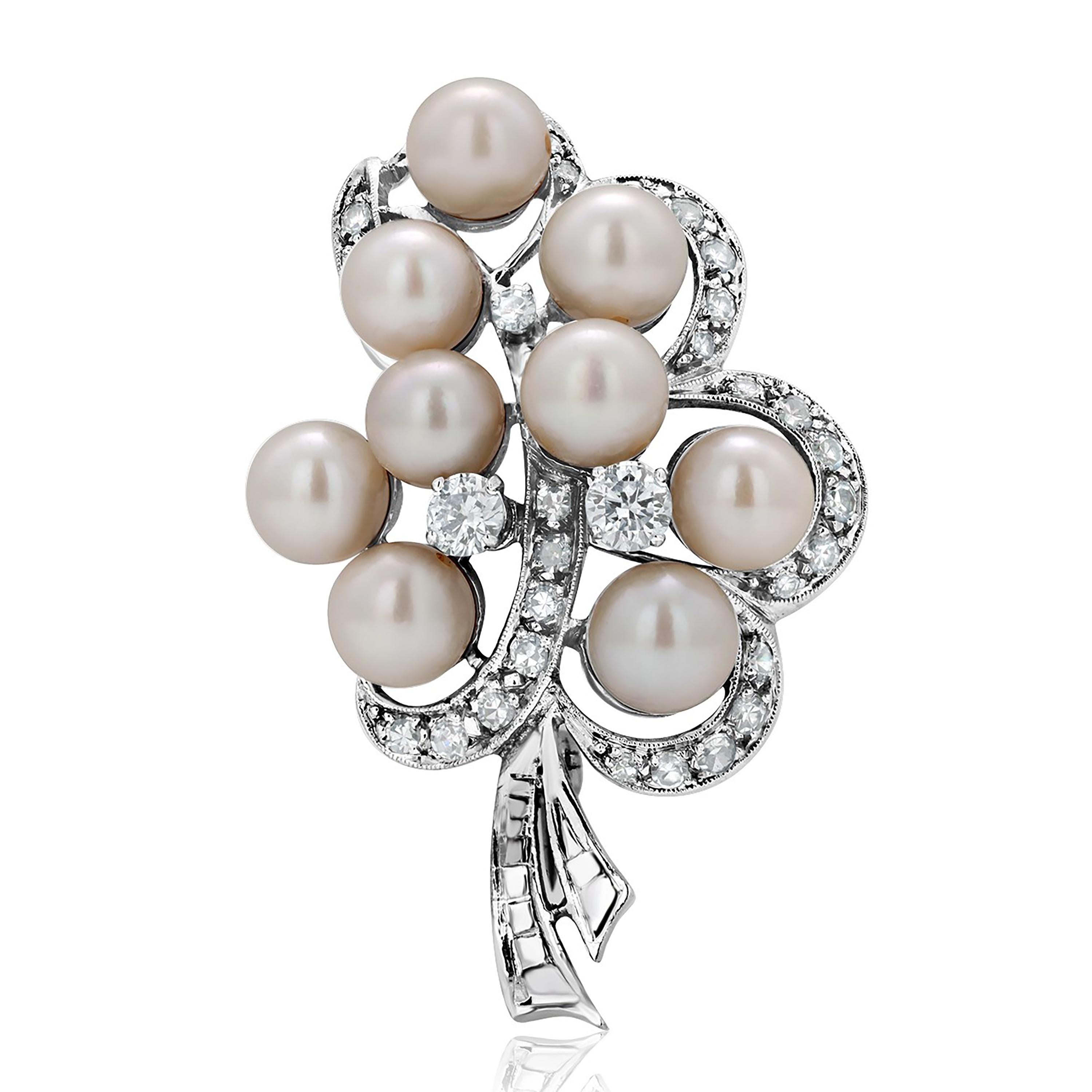 Vintage Art Deco White Gold Brooch Cultured Pearls and Diamonds In Good Condition In New York, NY