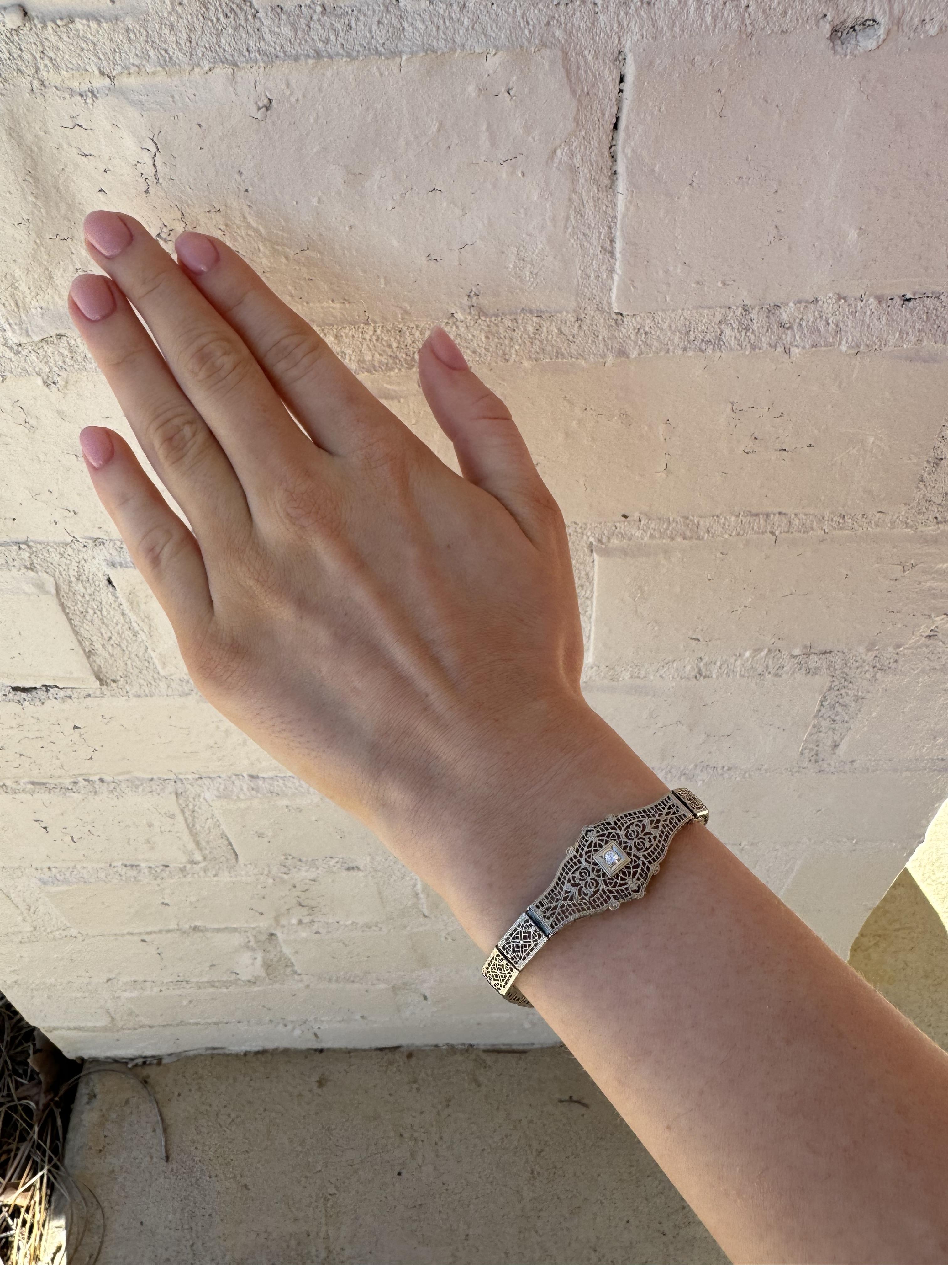 Vintage Art Deco White Gold Filigree Diamond Bracelet In Good Condition For Sale In Montgomery, AL