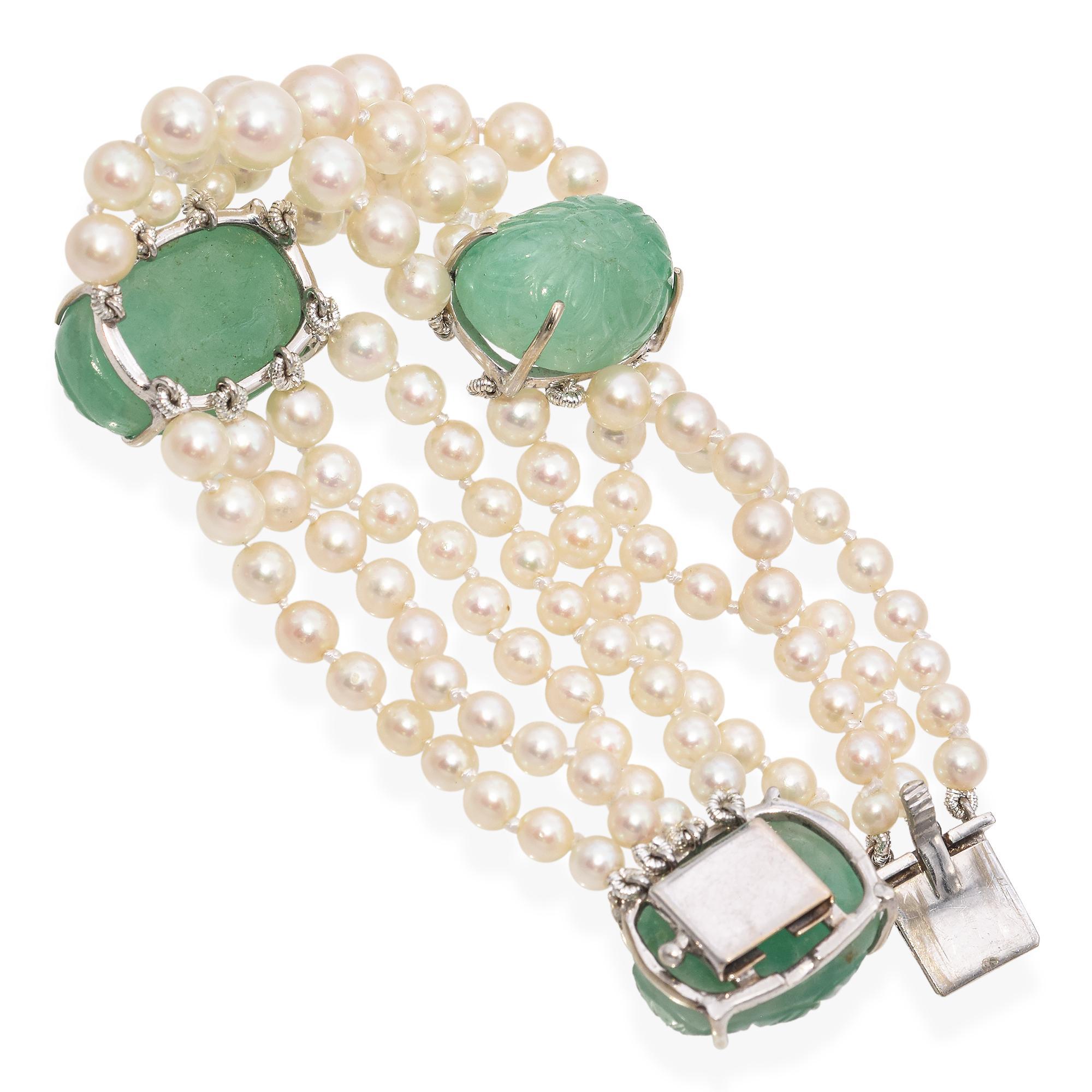 Vintage Art Deco White Gold Triple Strand Graduated Pearl Carved Jade Bracelet In Good Condition In New York, NY