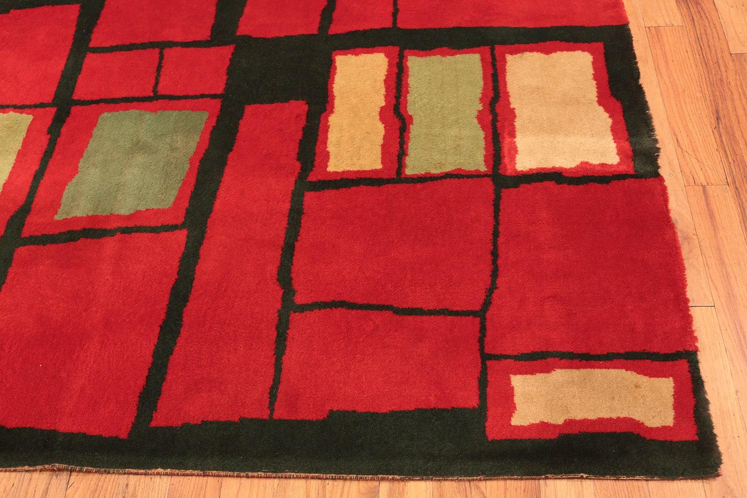 Vintage Art Deco Wilton Rug. Size: 6 ft 7 in x 10 ft 2 in (2.01 m x 3.1 m) In Excellent Condition For Sale In New York, NY