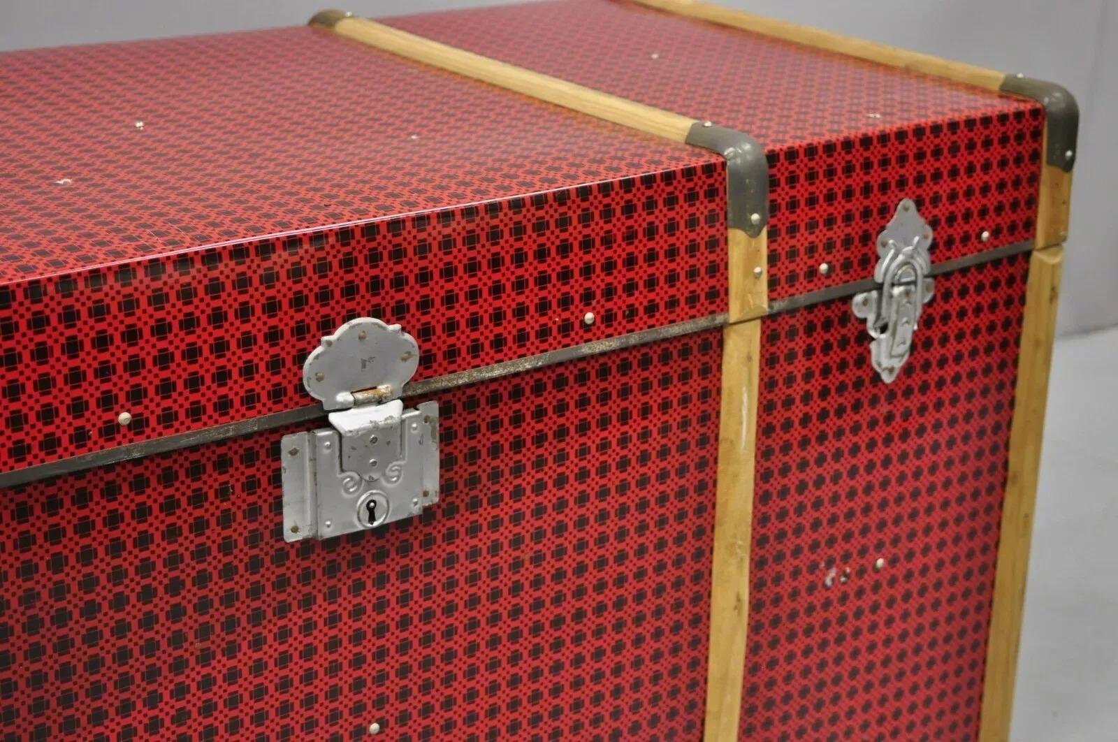 Vintage Art Deco Wood and Tin Metal Wrapped Red Faux Cane Wicker Chest Trunk Box In Good Condition For Sale In Philadelphia, PA