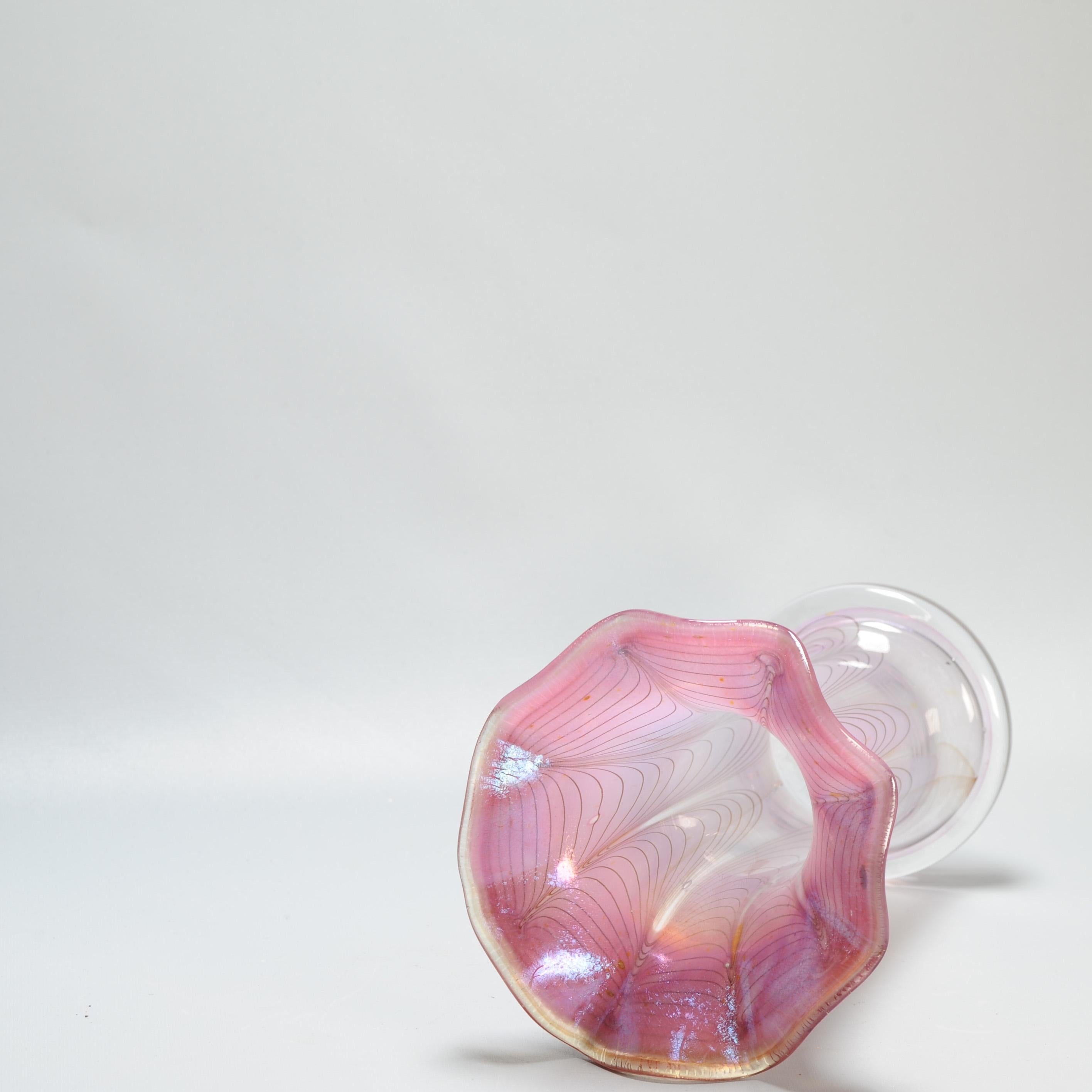 20ième siècle Art Erwin Eisch Glass Allemagne vase rose en forme de fleur en vente