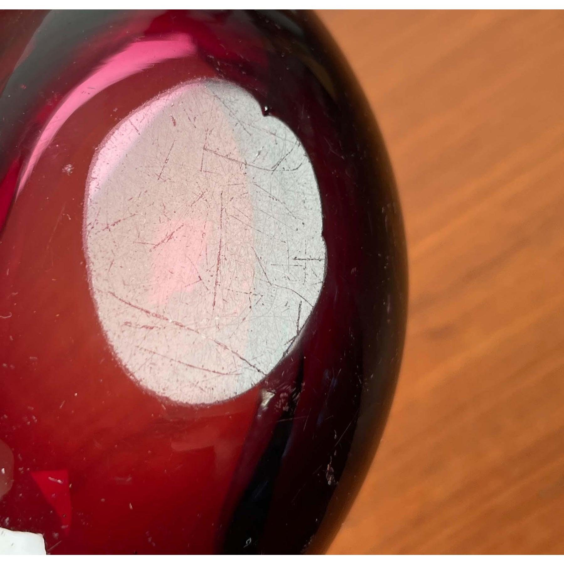 Cenicero vintage de vidrio artístico en rojo, años 70 en venta 4