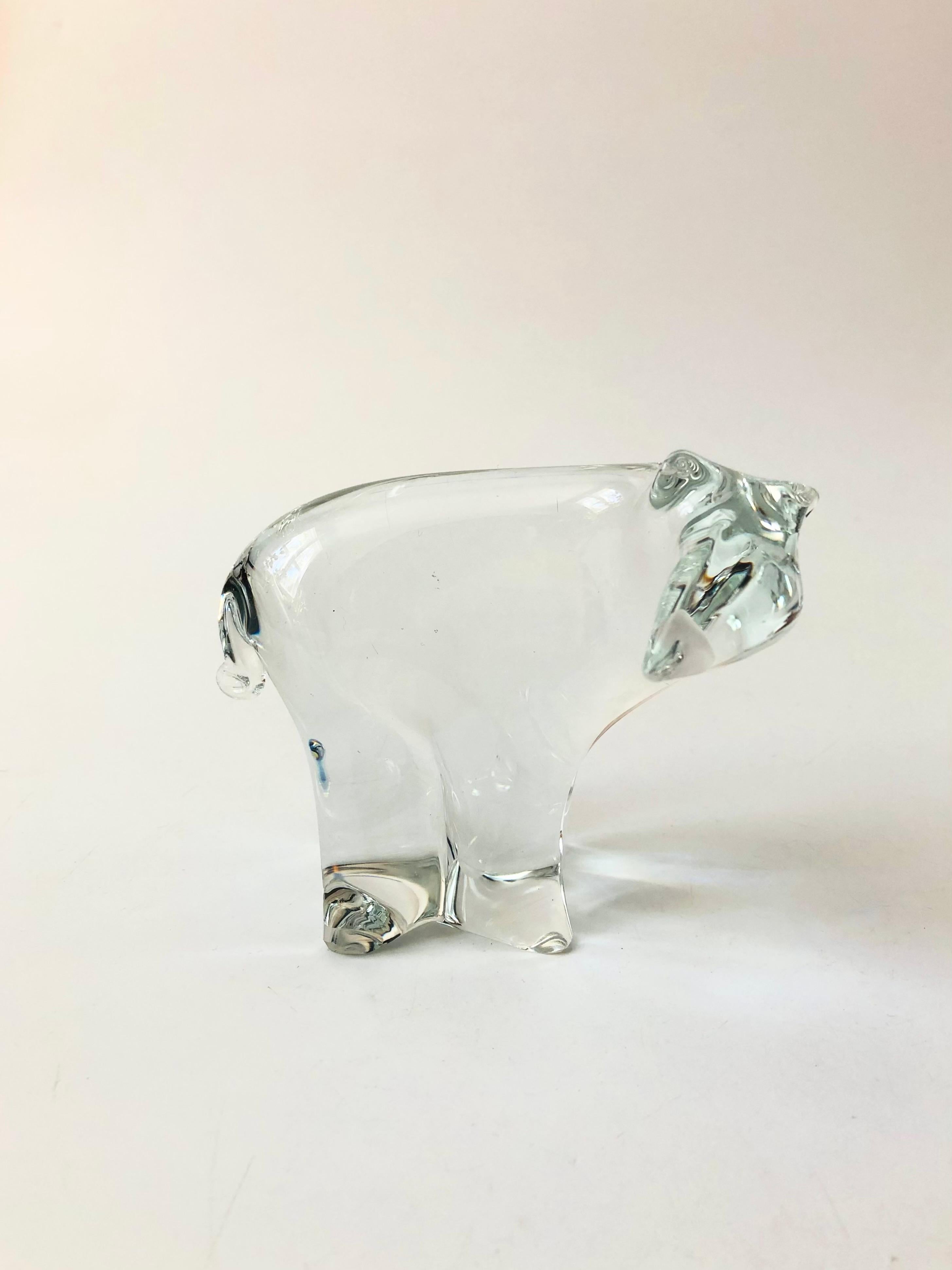 A vintage art glass polar bear. Nice simplified features in blown glass.