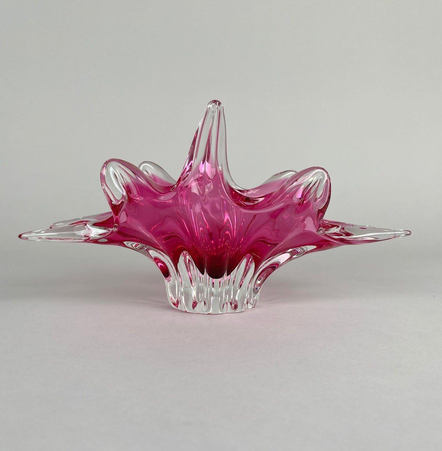 Mid-Century Modern Vintage Art Glass Bowl by Josef Hospodka for Chribska Glassworks, 1960'