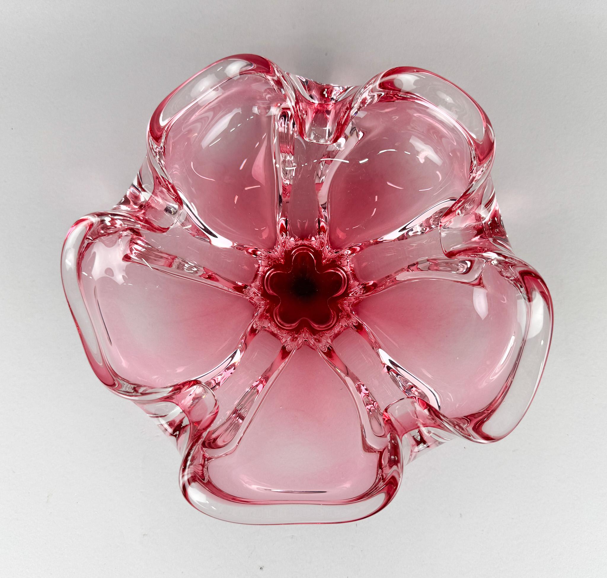 Bol en verre d'art vintage de Josef Hospodka pour Chribska Glassworks, années 1960 Bon état - En vente à Praha, CZ