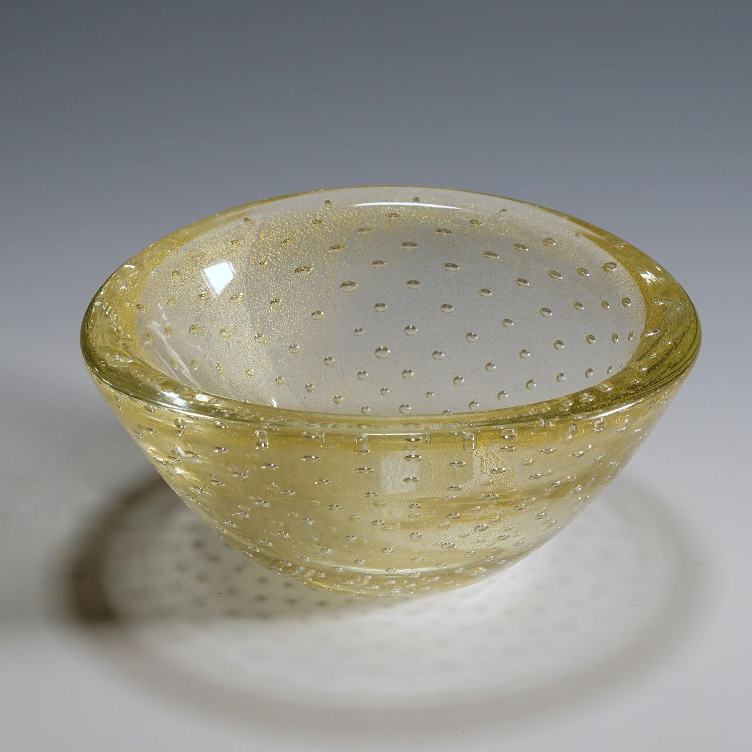 Italian Vintage Art Glass Bowl with Gold Foil by Barovier, Murano Italy, 1950s For Sale