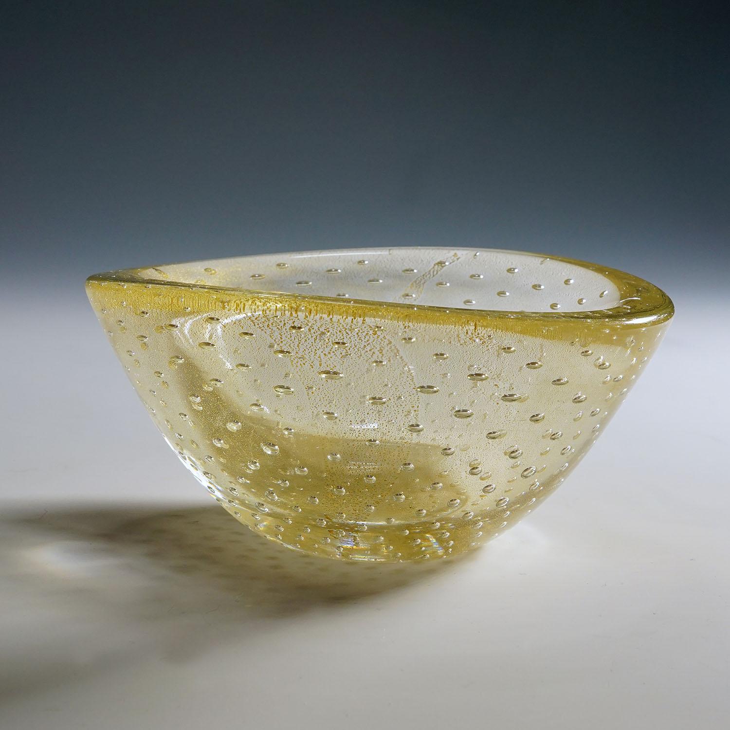 20th Century Vintage Art Glass Bowl with Gold Foil by Barovier, Murano Italy, 1950s For Sale