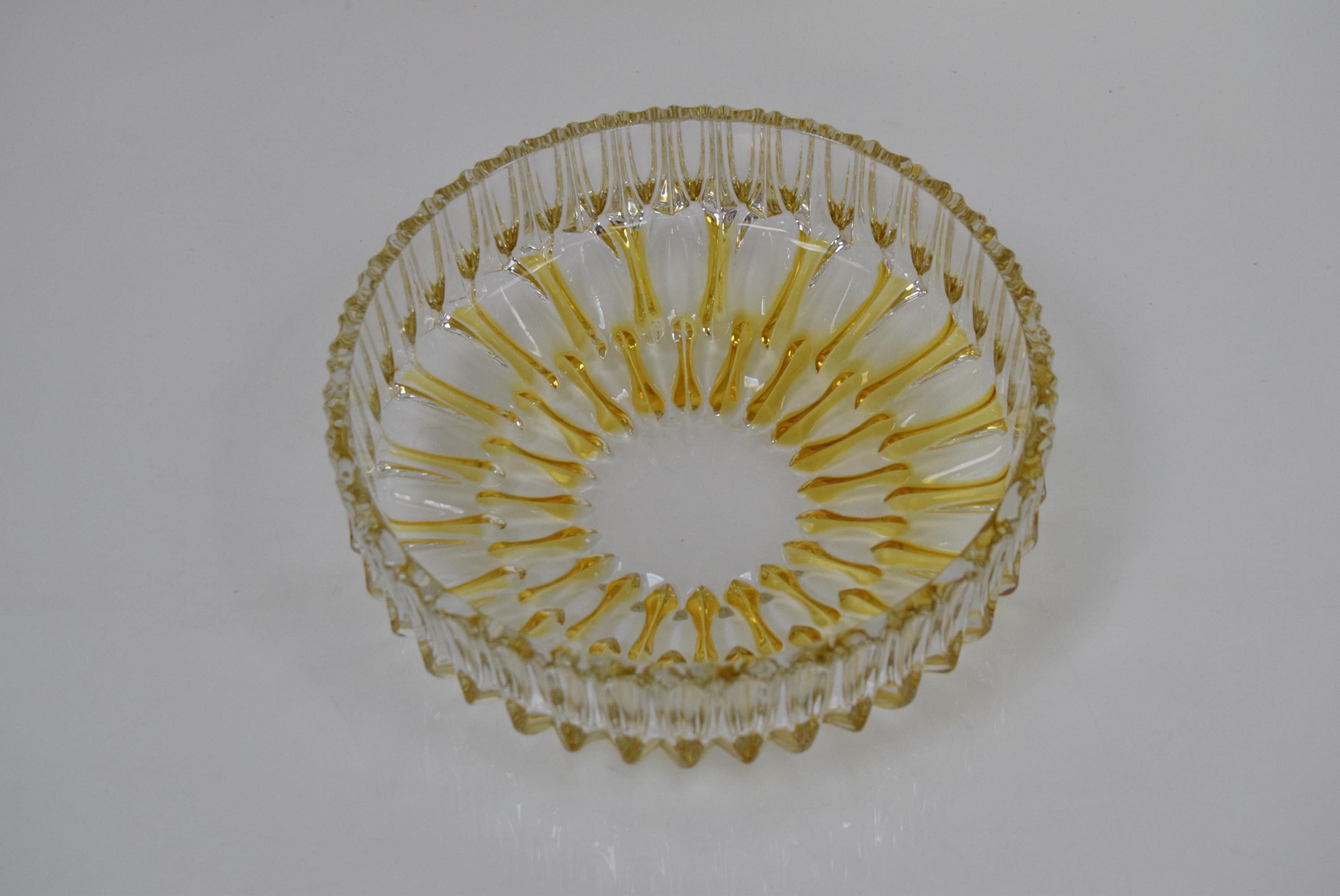 Vintage Art Glass Bowl, 1960's In Good Condition For Sale In Praha, CZ