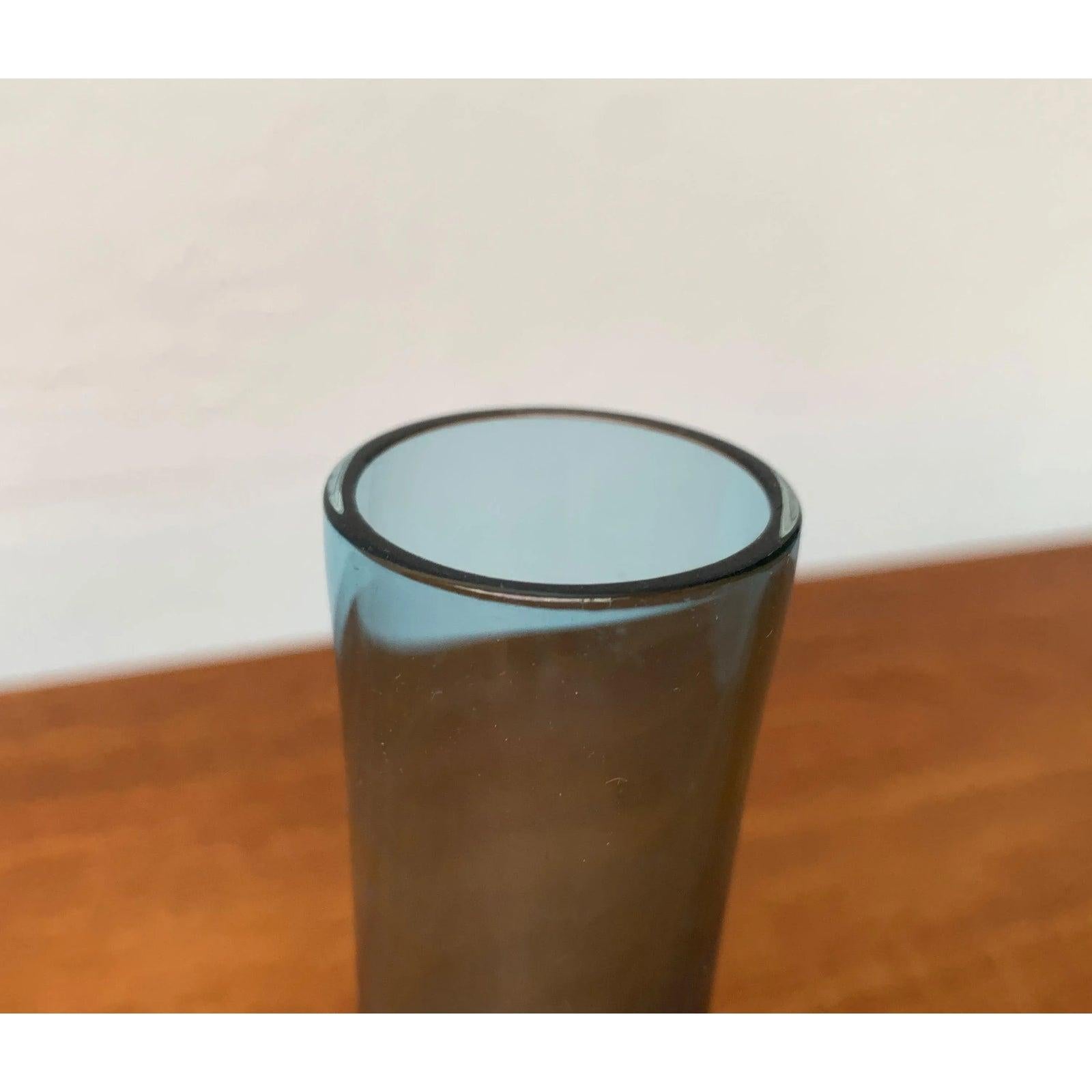 Vintage Art Glass Vase, 20th Century For Sale 7
