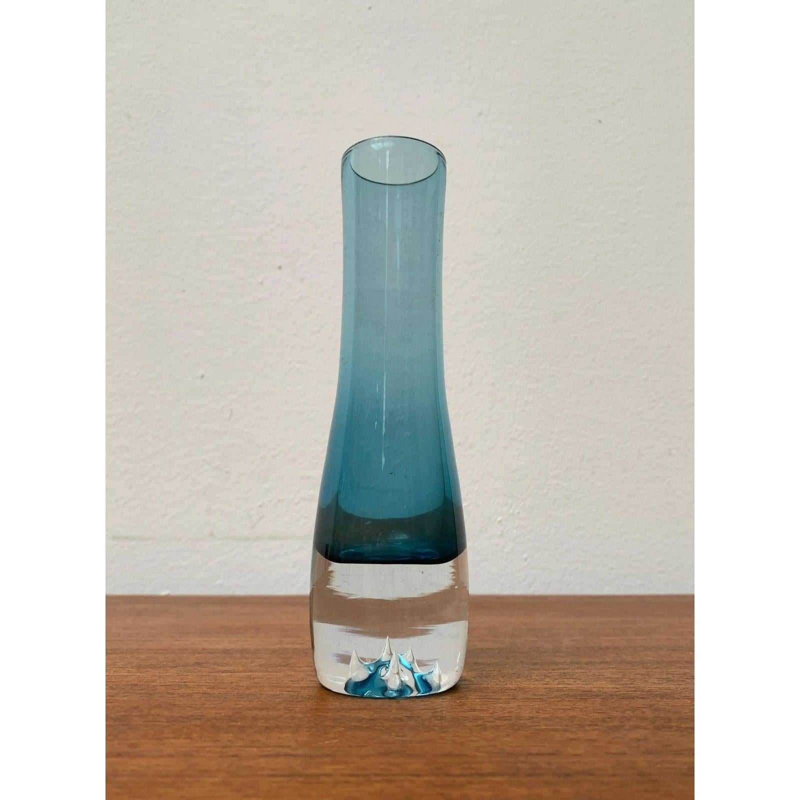 Vintage Art Glass Vase, 20th Century In Excellent Condition For Sale In Hamburg, DE