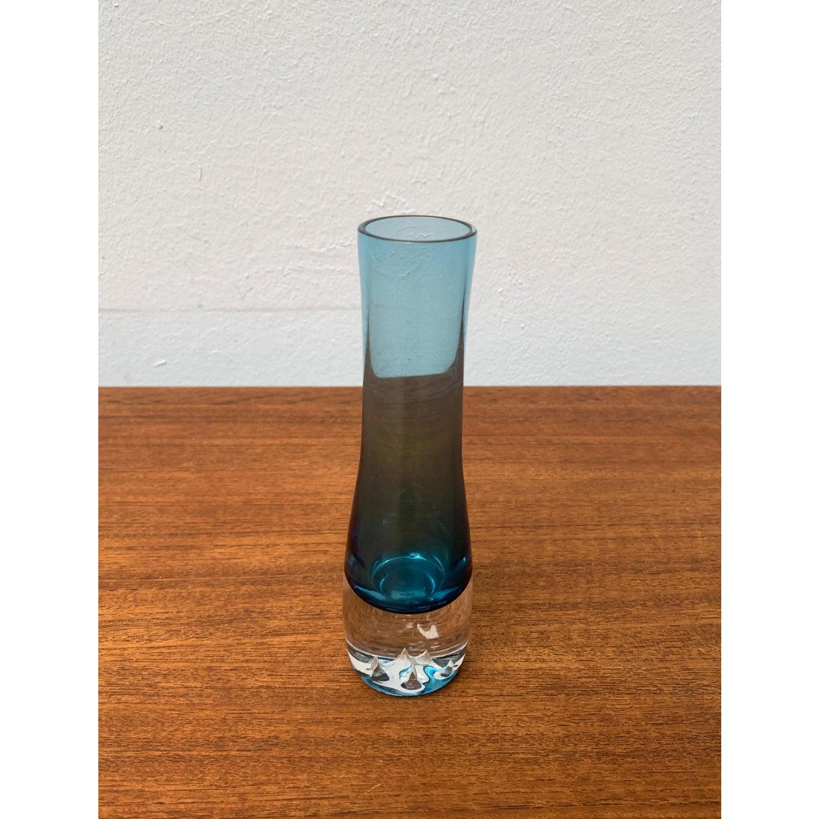 Vintage Art Glass Vase, 20th Century For Sale 2