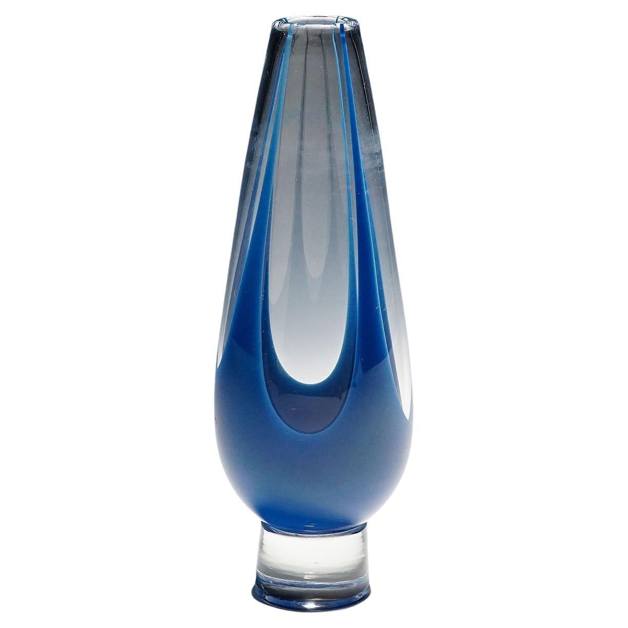Vintage Art Glass Vase by Vicke Lindstrand for Kosta 1950s