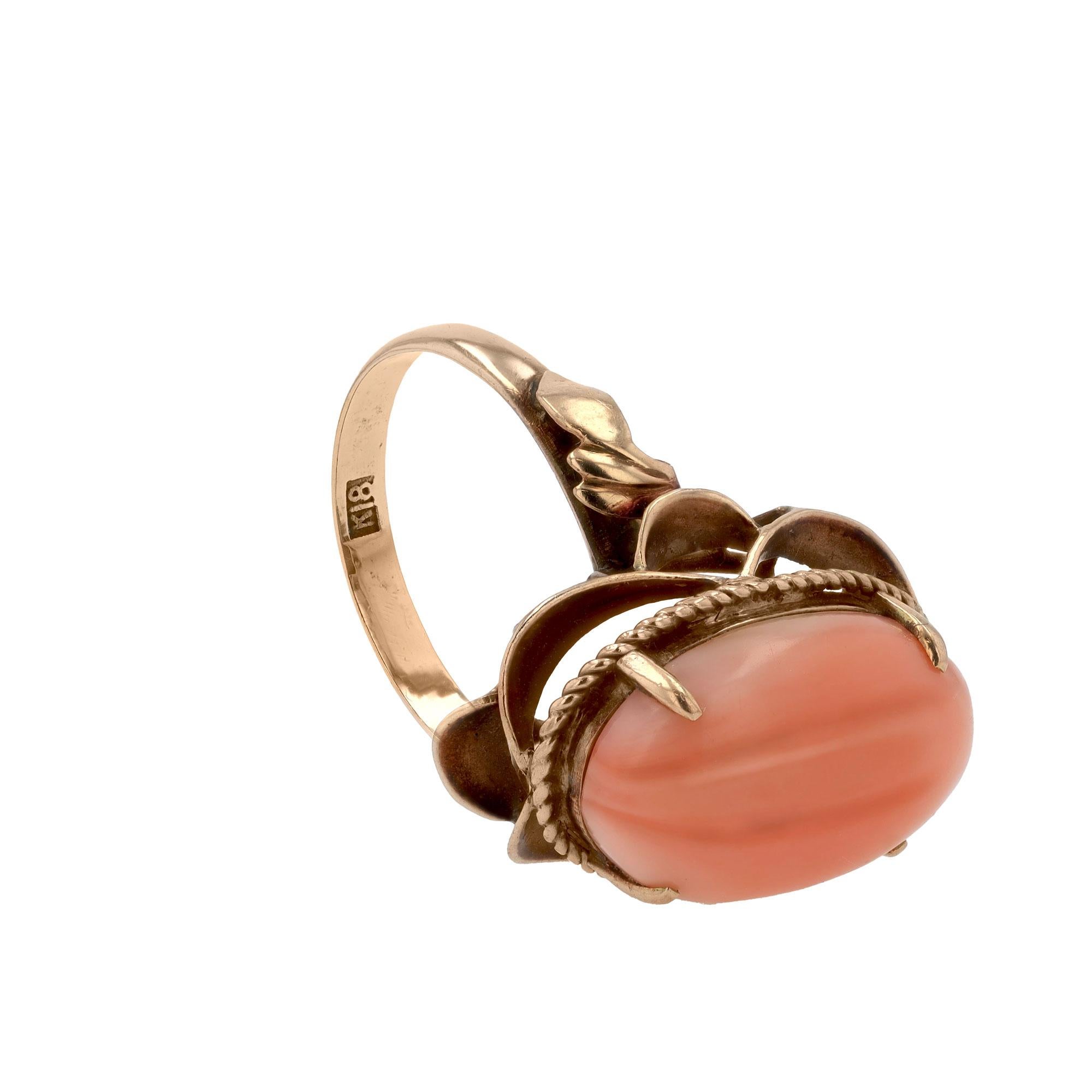 Vintage Jugendstil Engel Haut Koralle & 18k Rose Gold Ring (Cabochon) im Angebot