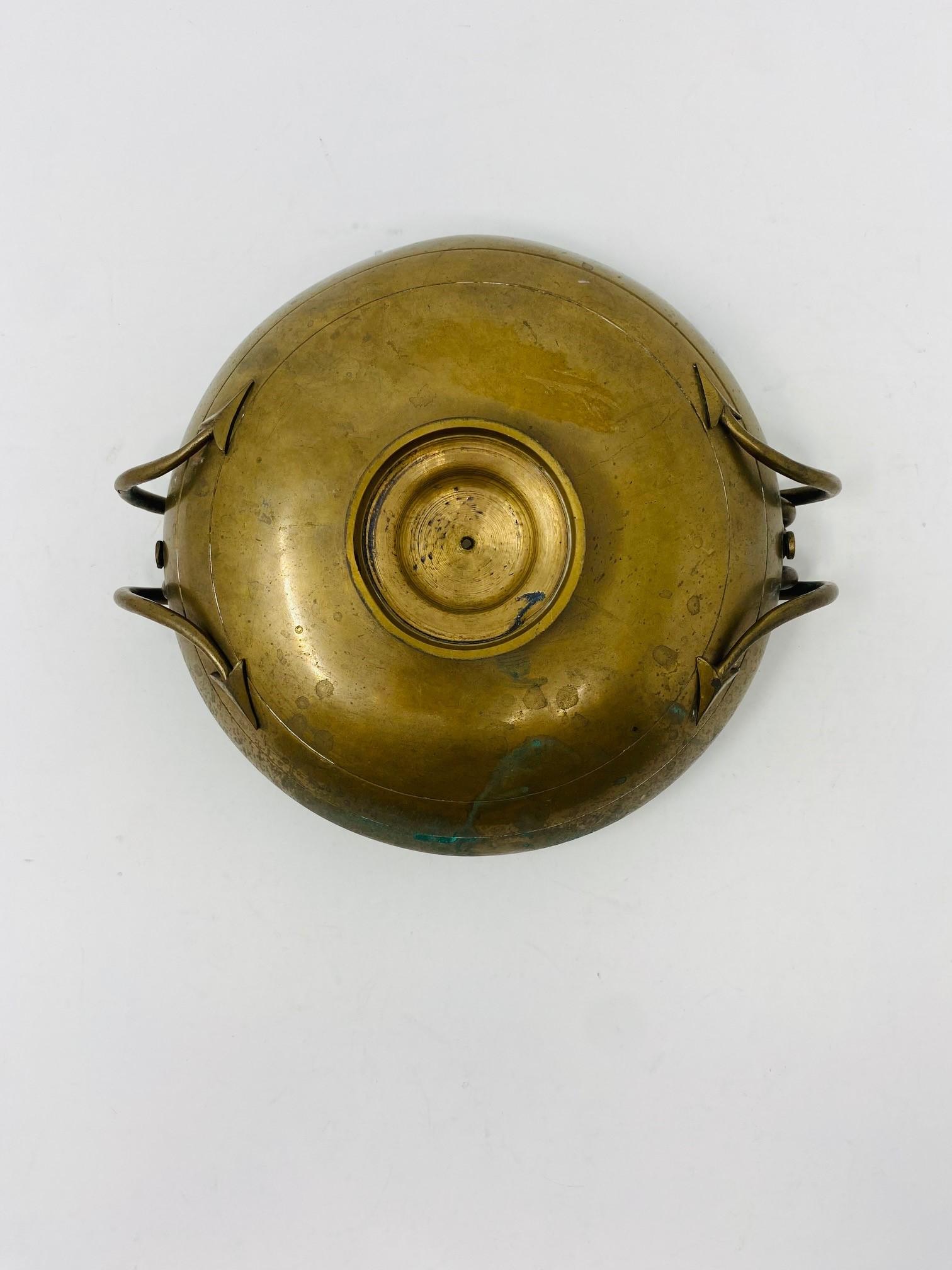 Vintage Art Nouveau Bronze Bowl with Engraved Medusa Medallion For Sale 5