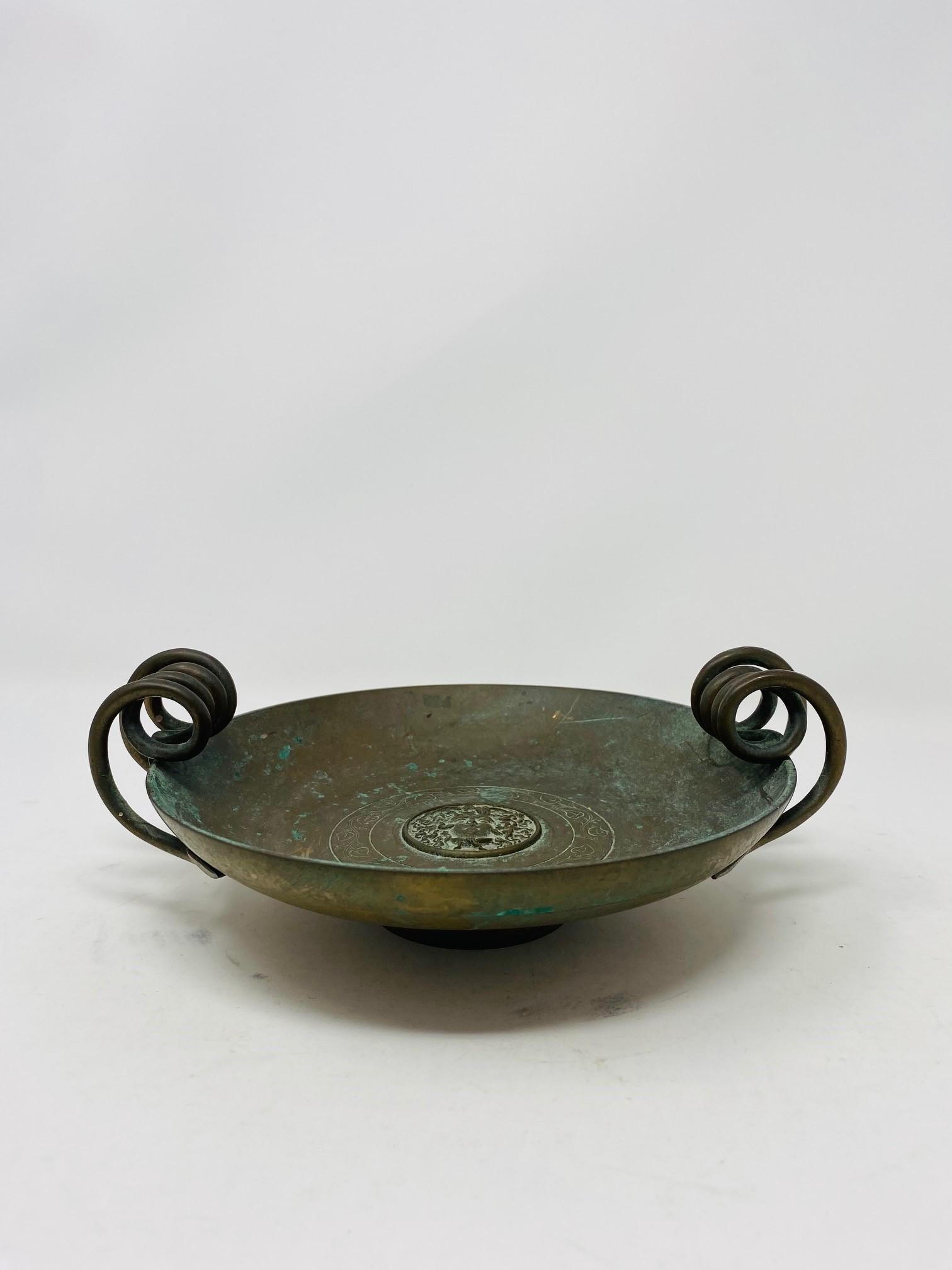 Vintage Art Nouveau Bronze Bowl with Engraved Medusa Medallion For Sale 3
