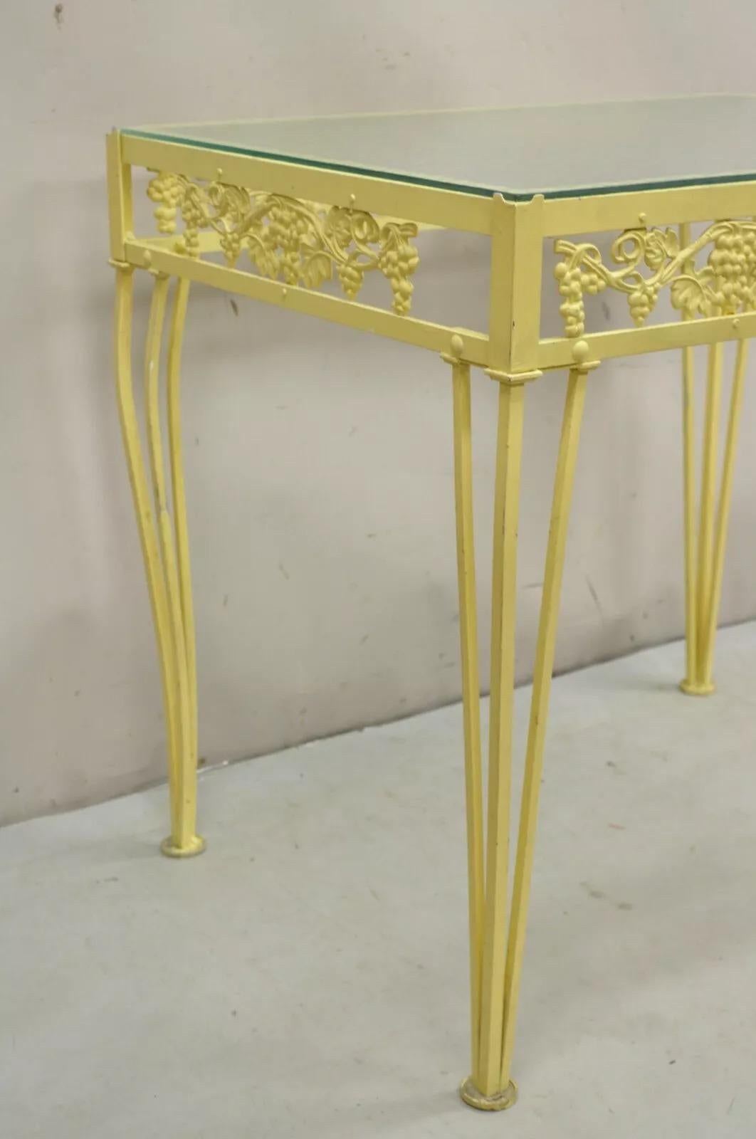 Vintage Art Nouveau Cast Aluminium Gelb Grapevine Garten Terrasse Beistelltisch im Angebot 4