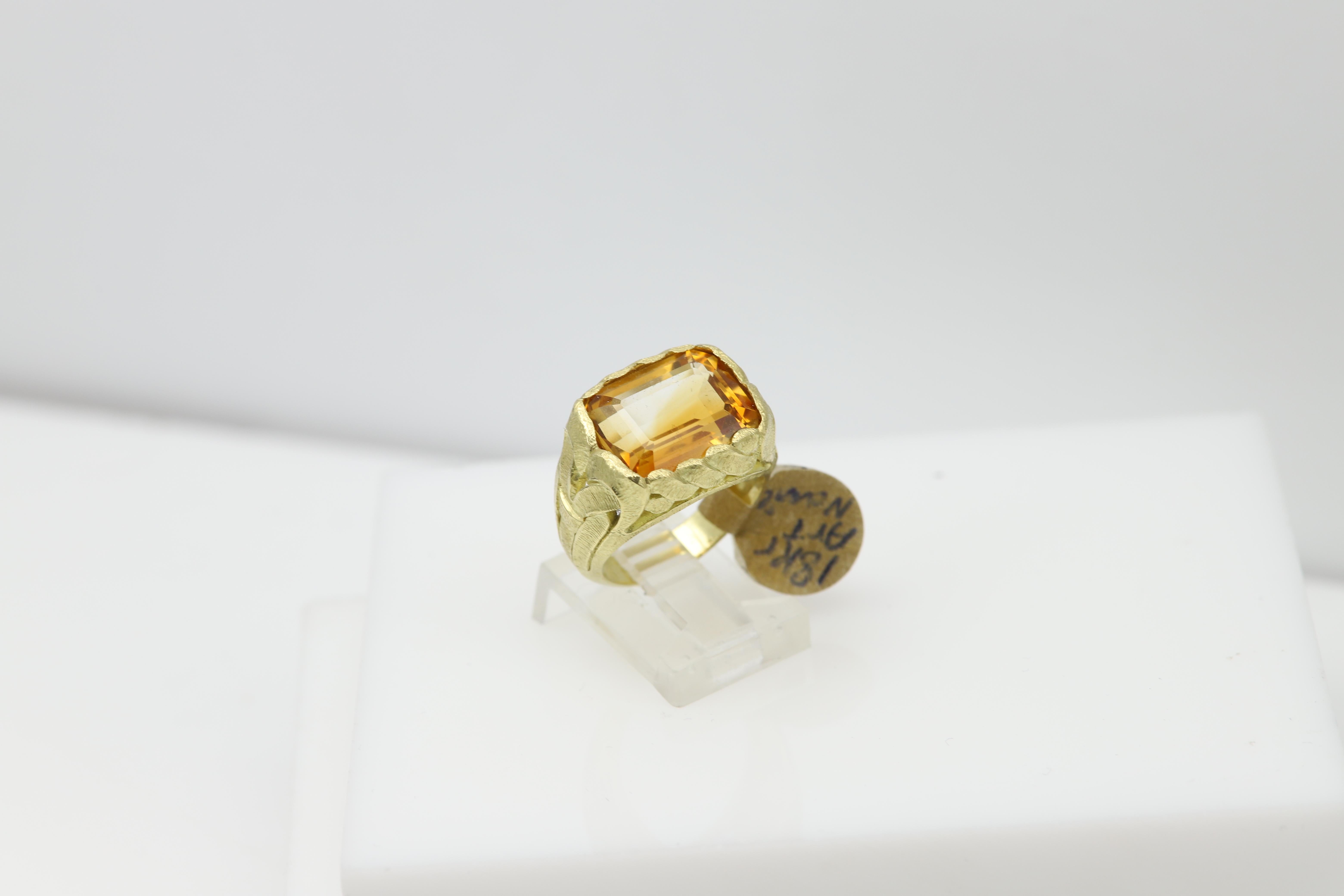 Bague vintage Art Nouveau en or 18 carats avec grande citrine jaune Excellent état - En vente à Brooklyn, NY