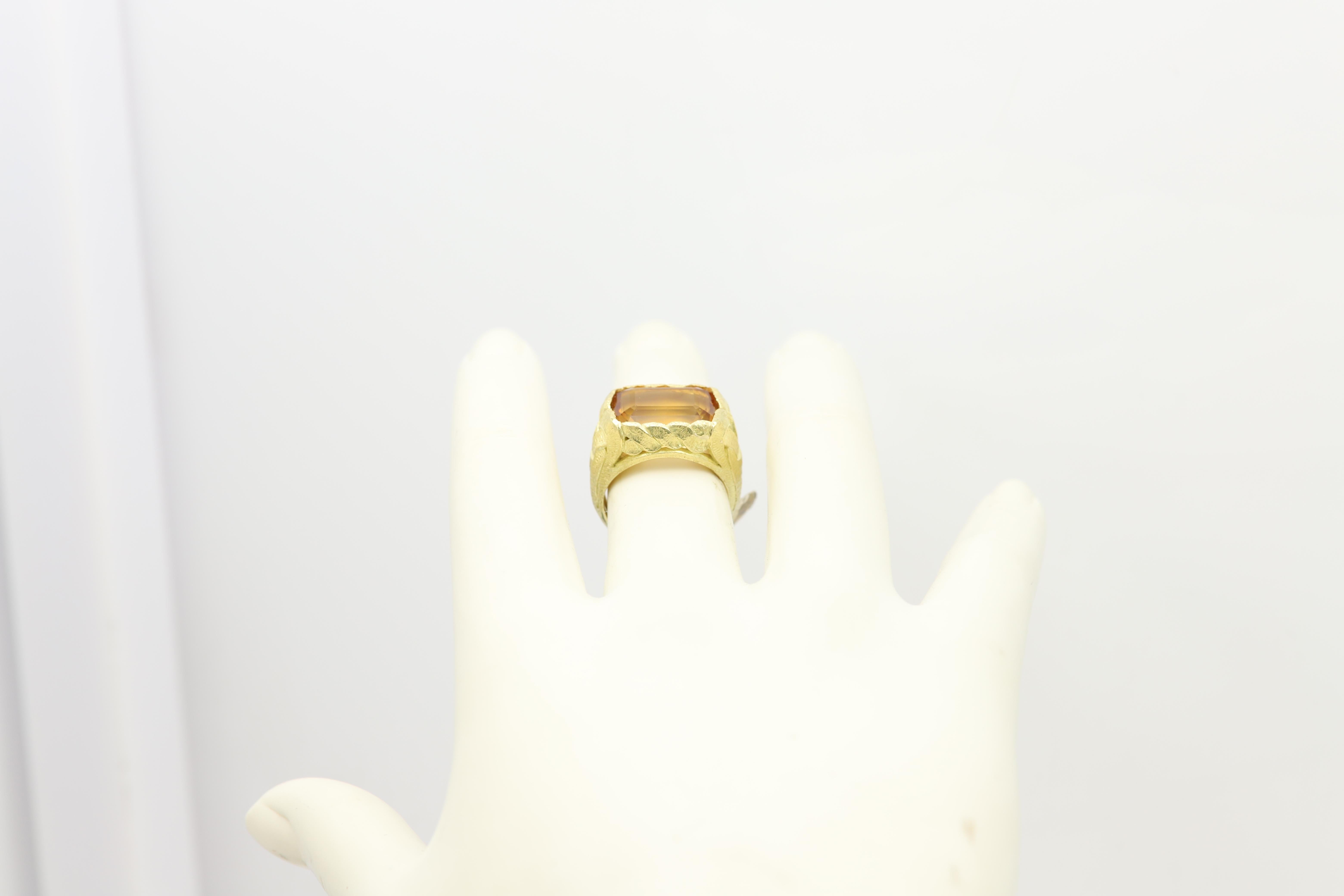 Bague vintage Art Nouveau en or 18 carats avec grande citrine jaune en vente 1
