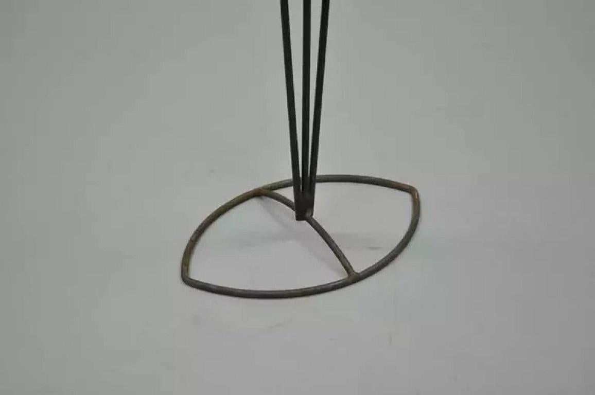 Vintage Art Nouveau Deco Wrought Iron Tall Floor Candle Holder Stand Candelabra Bon état - En vente à Philadelphia, PA