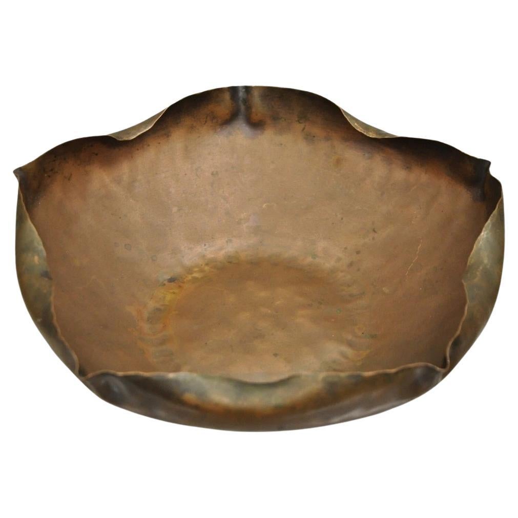Ciotola moderna da 10" in rame pizzicato a mano in stile vintage Art Nouveau di Utah Copper