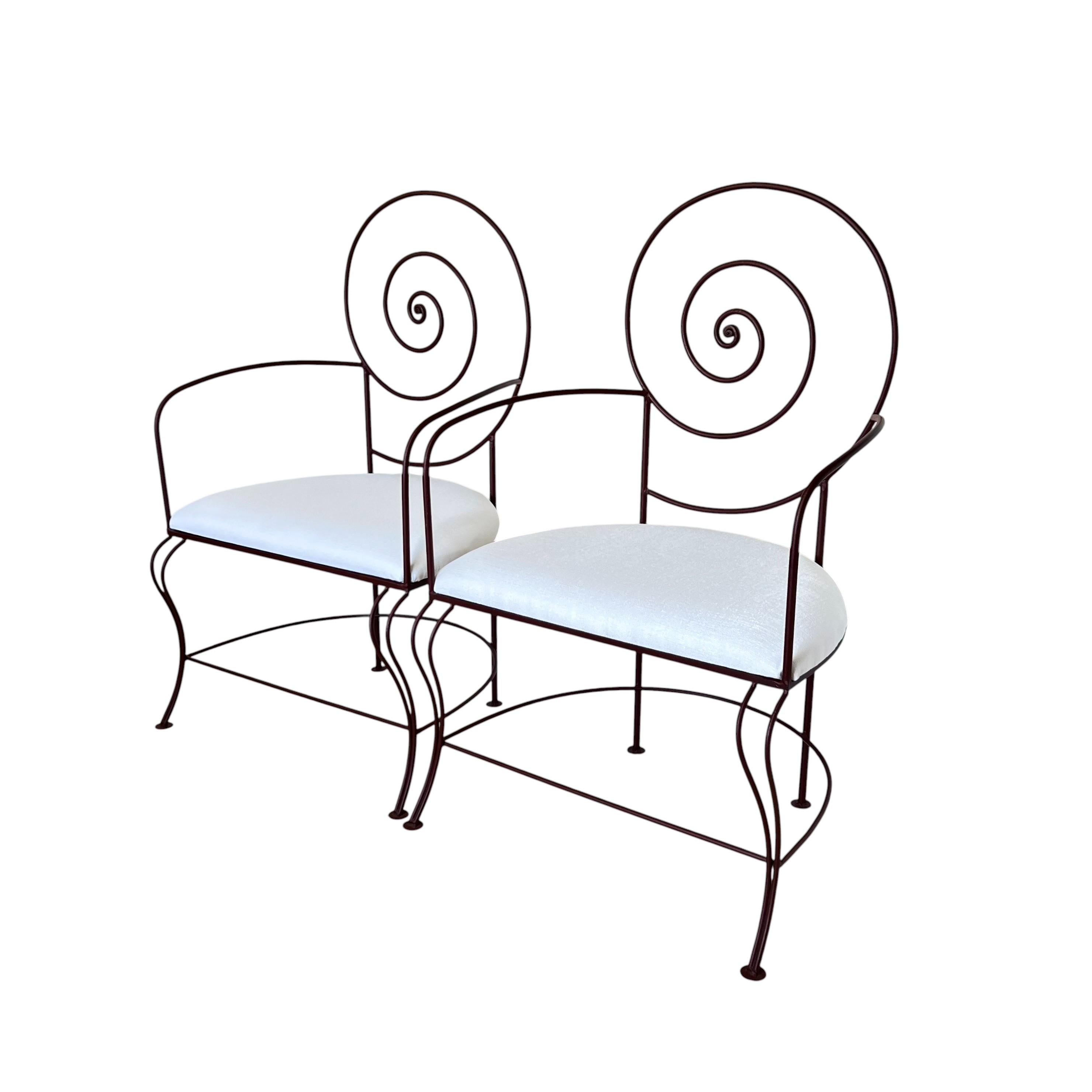 Paire de fauteuils en fer en spirale Vintage Art Nouveau Nautilus Bon état - En vente à Harlingen, TX