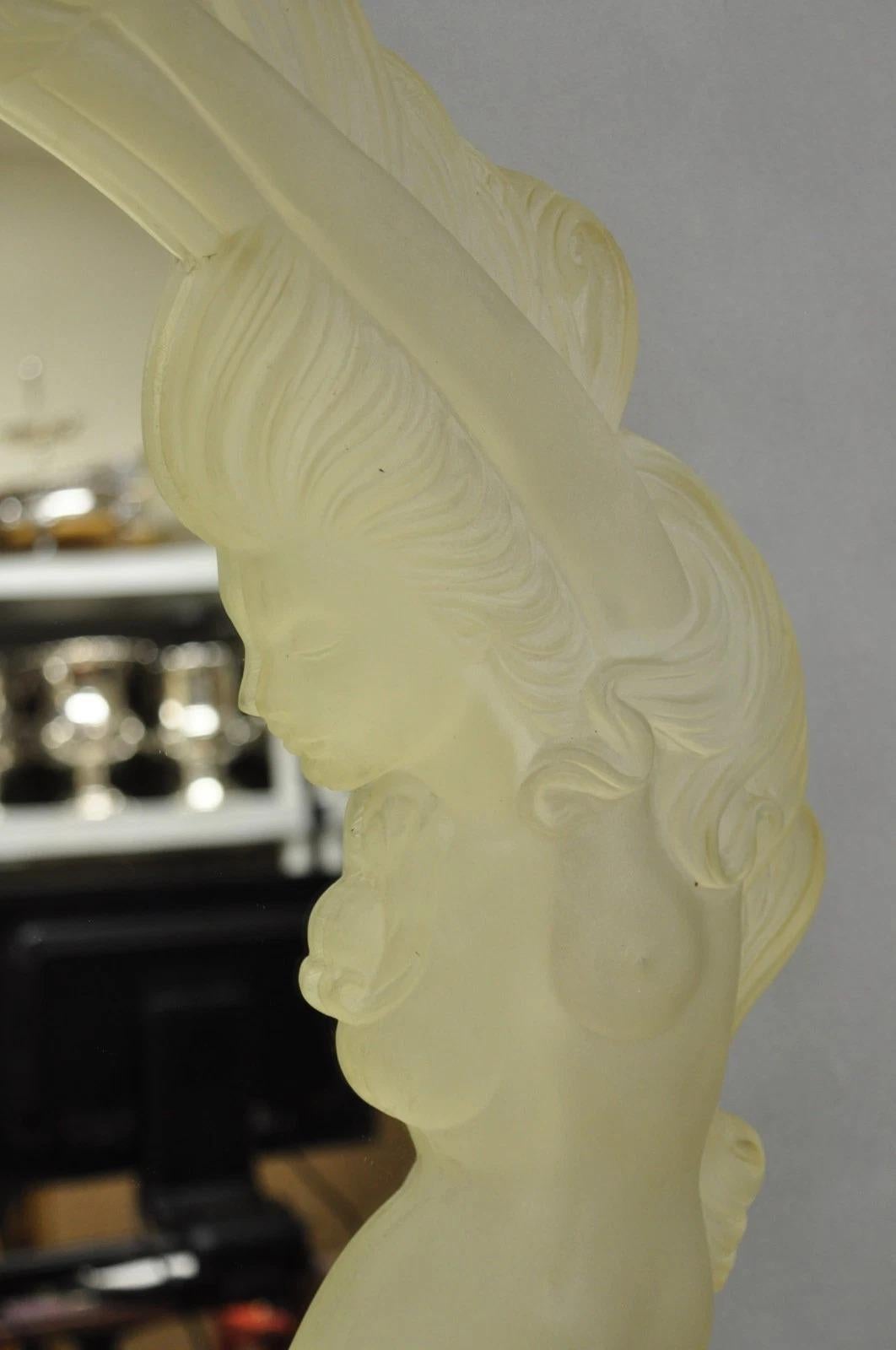 Vintage Art Nouveau Revival Lucite Acrylic Figural Woman Round Wall Mirror (specchio da parete) in vendita 4