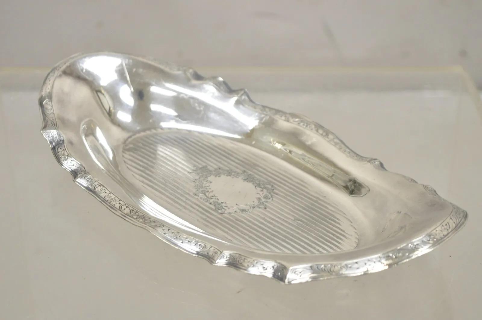 Vintage Art Nouveau Silver Plated Oval Trinket Dish Candy Dish Tray In Good Condition For Sale In Philadelphia, PA