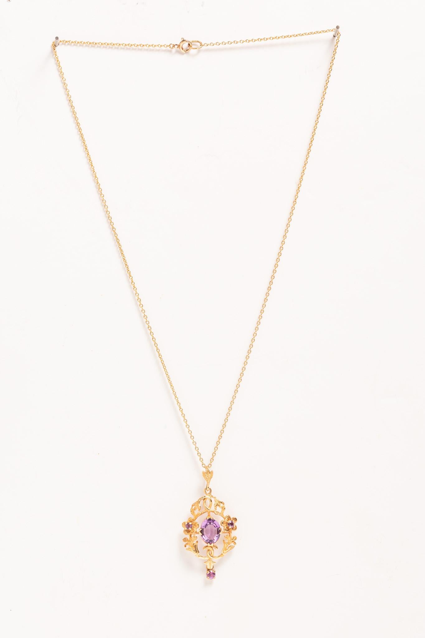 Vintage Art Nouveau Style 9ct Gold Amethyst Pendant Necklace For Sale 1