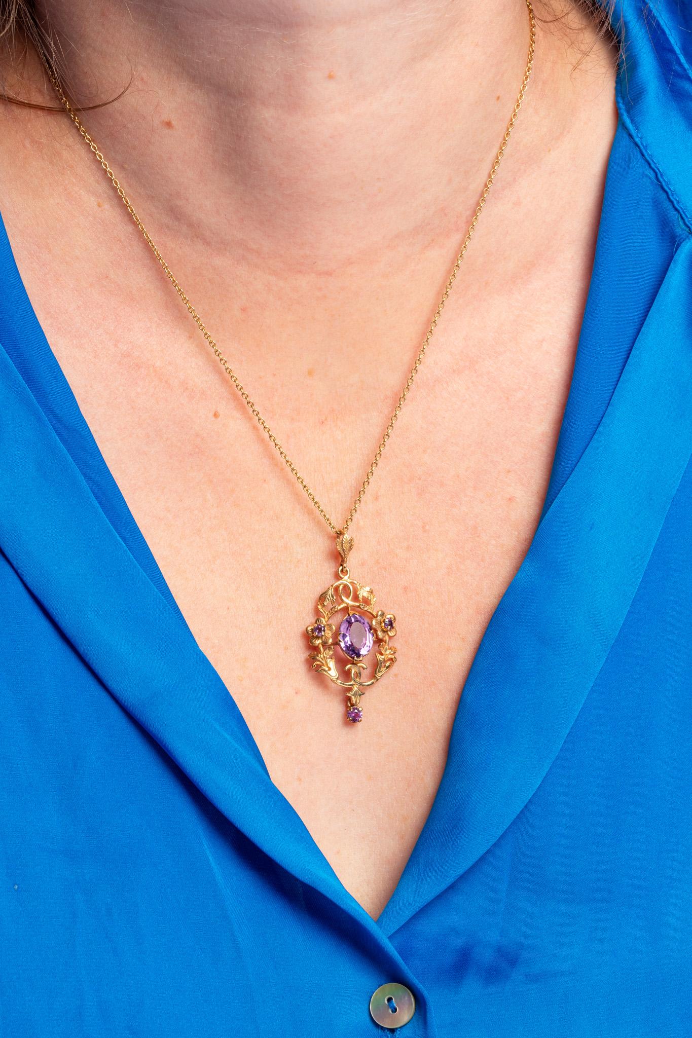 Vintage Art Nouveau Style 9ct Gold Amethyst Pendant Necklace For Sale 2