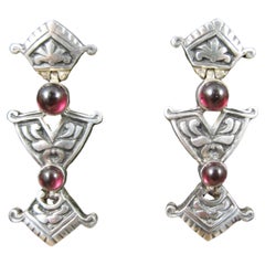 Pendientes vintage de granate estilo Art Nouveau en plata de ley