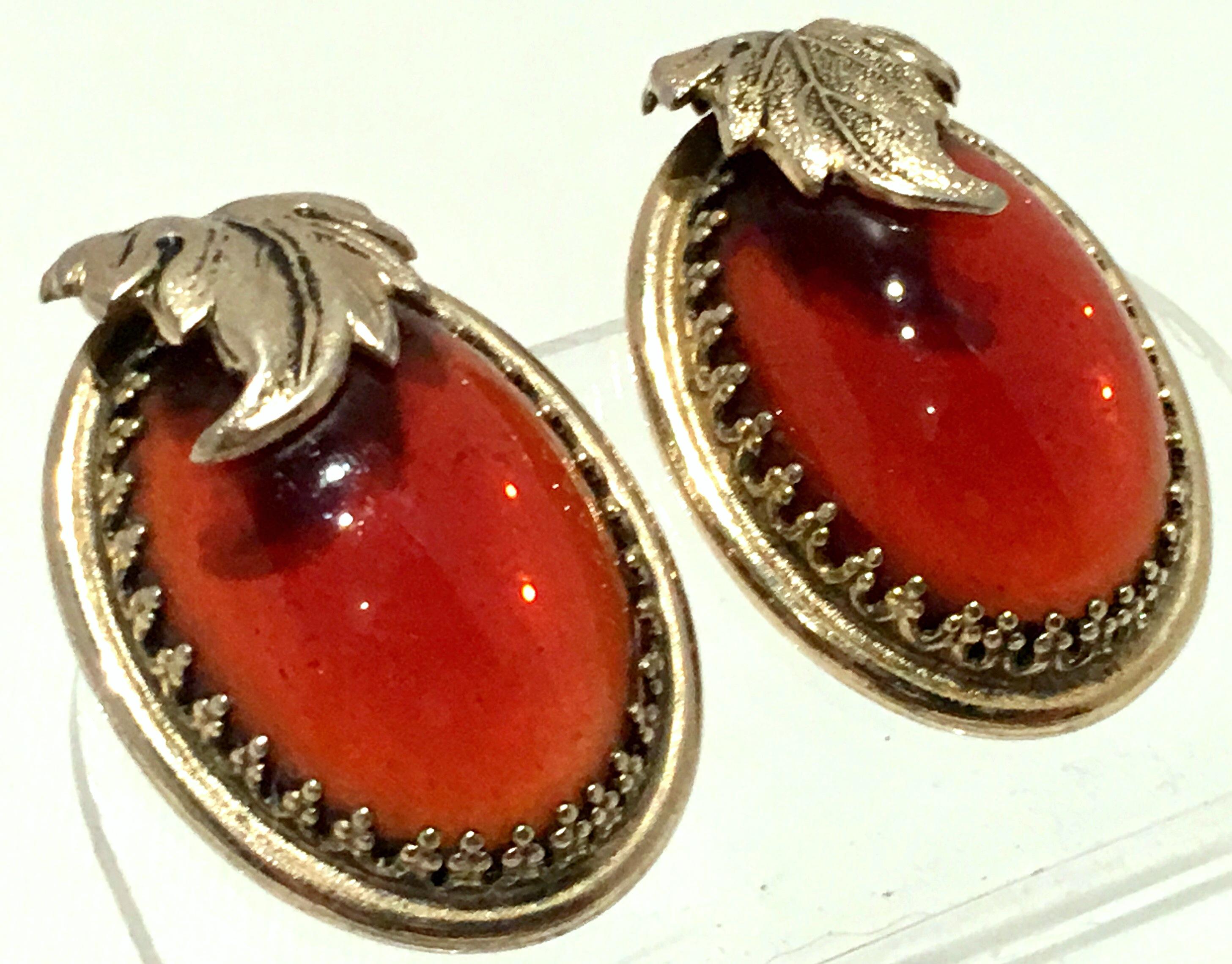 Vintage Art Nouveau Style Gold & Amber Art Glass Earrings By, Whiting & Davis In Excellent Condition For Sale In West Palm Beach, FL