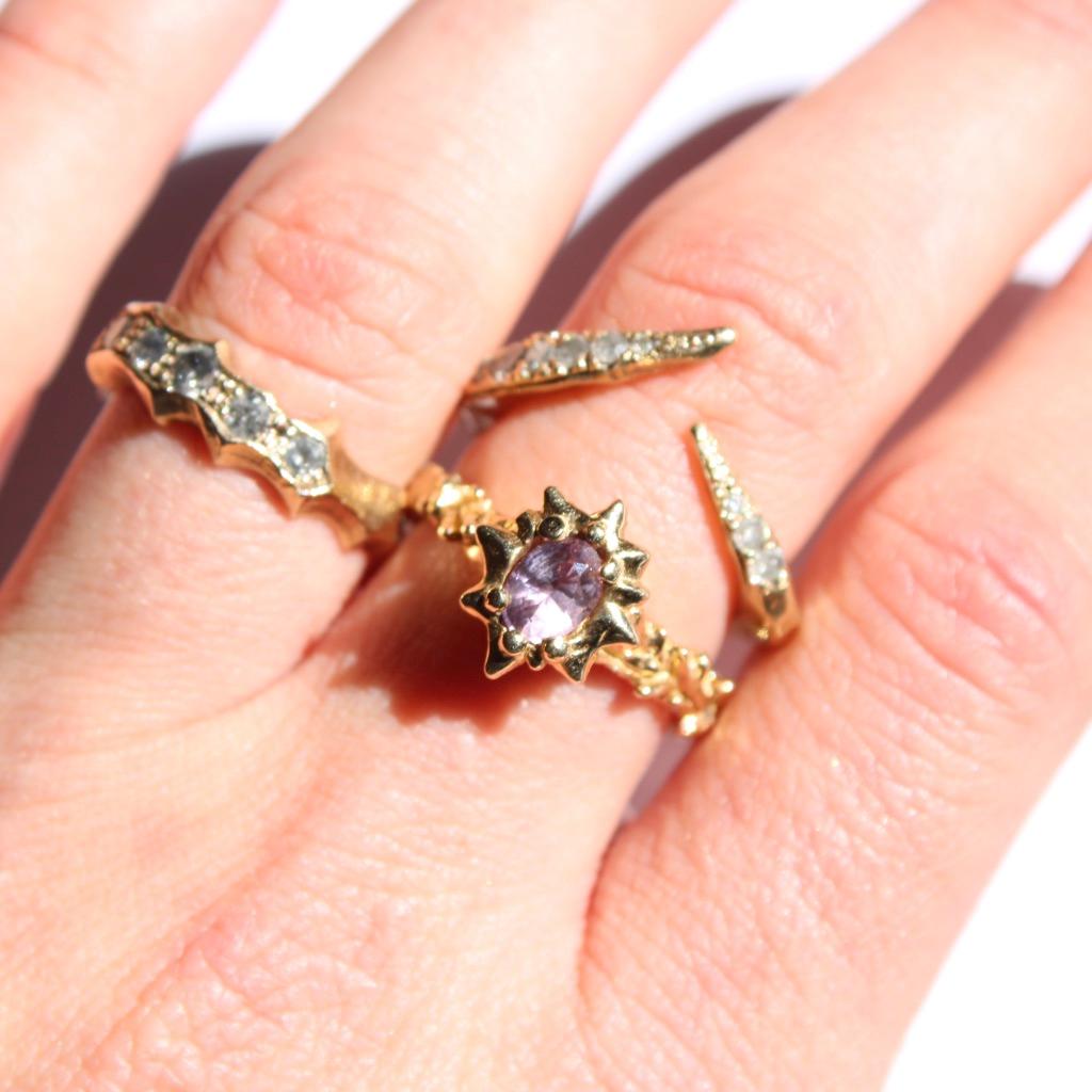 Women's or Men's Vintage Art Nouveau Style Gold and Lavender Sapphire Solitaire Ring