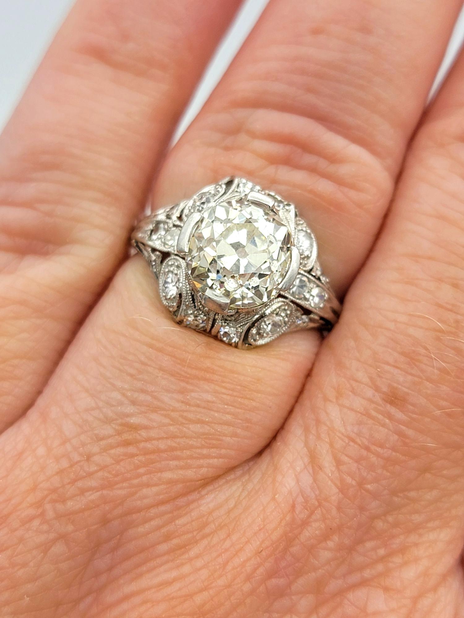 Vintage Art Nouveau Style Old European Cut Diamond Engagement Ring in Platinum im Angebot 3