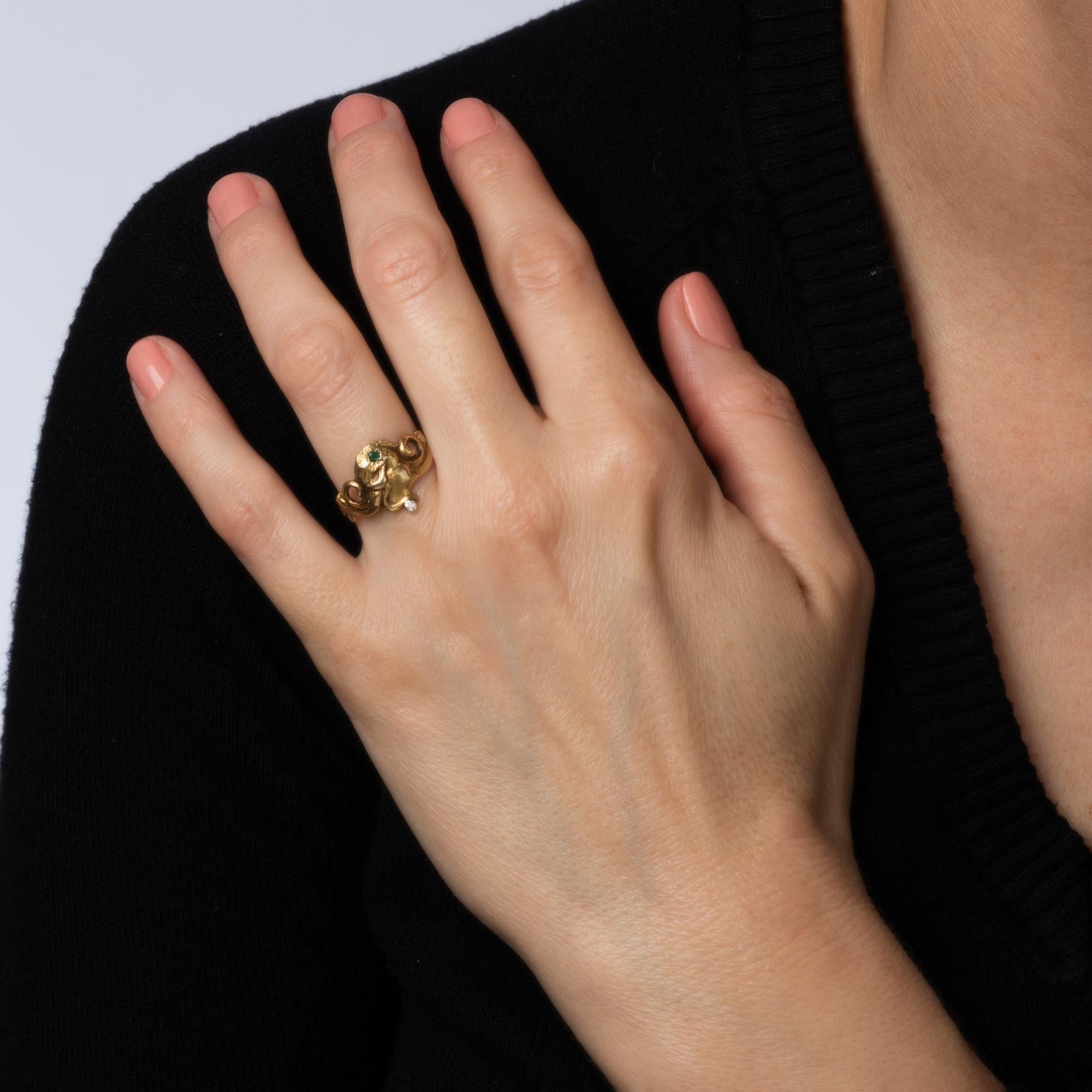 Vintage Art Nouveau Style Ring 7.5 Figural Frau Band 14k Gold Diamant Smaragd Damen im Angebot