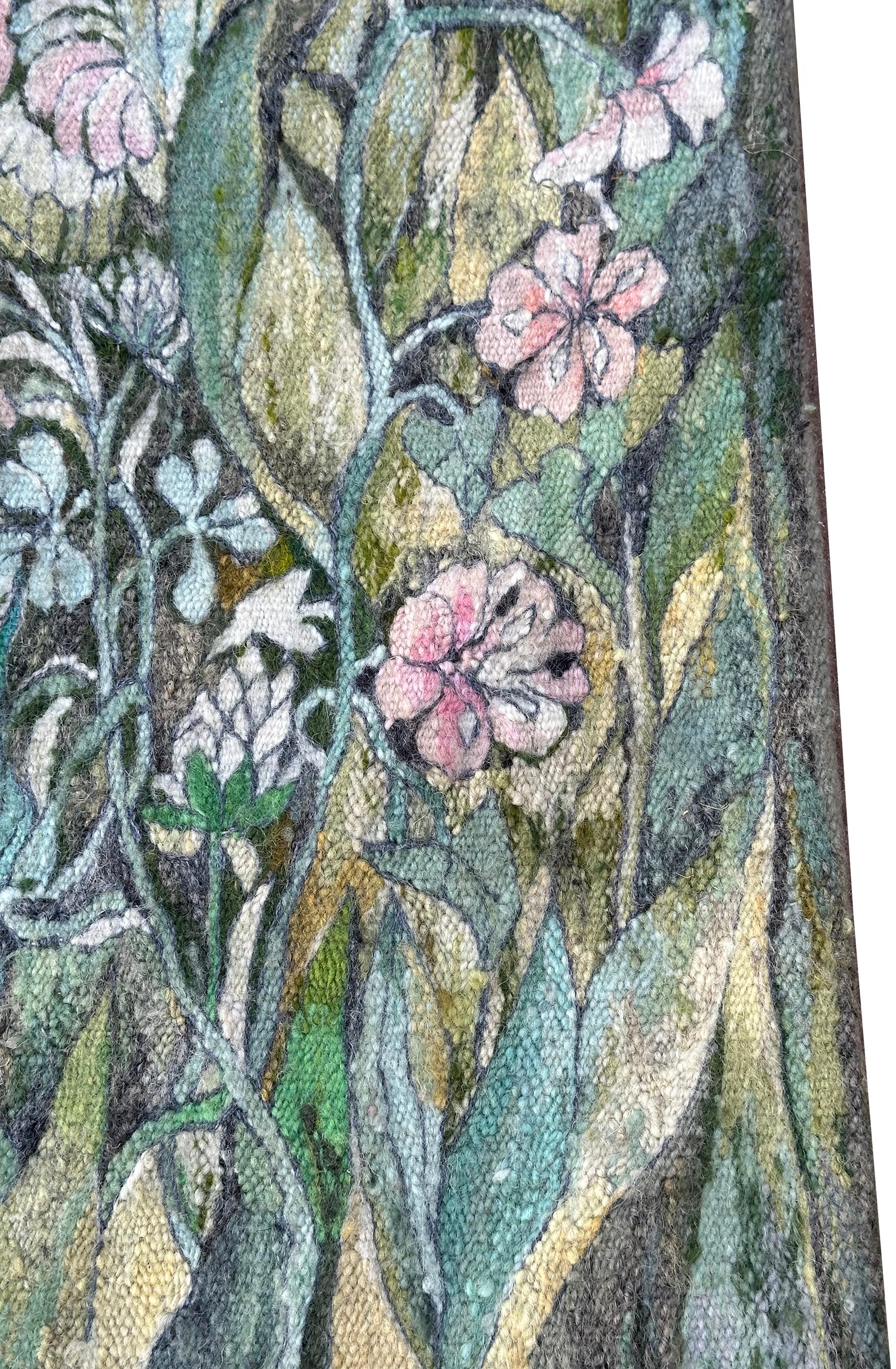 Vintage Jugendstil Wandteppich gewebt Floral Liebe Grün 72cmx127cm Signiert 2x4 im Angebot 1