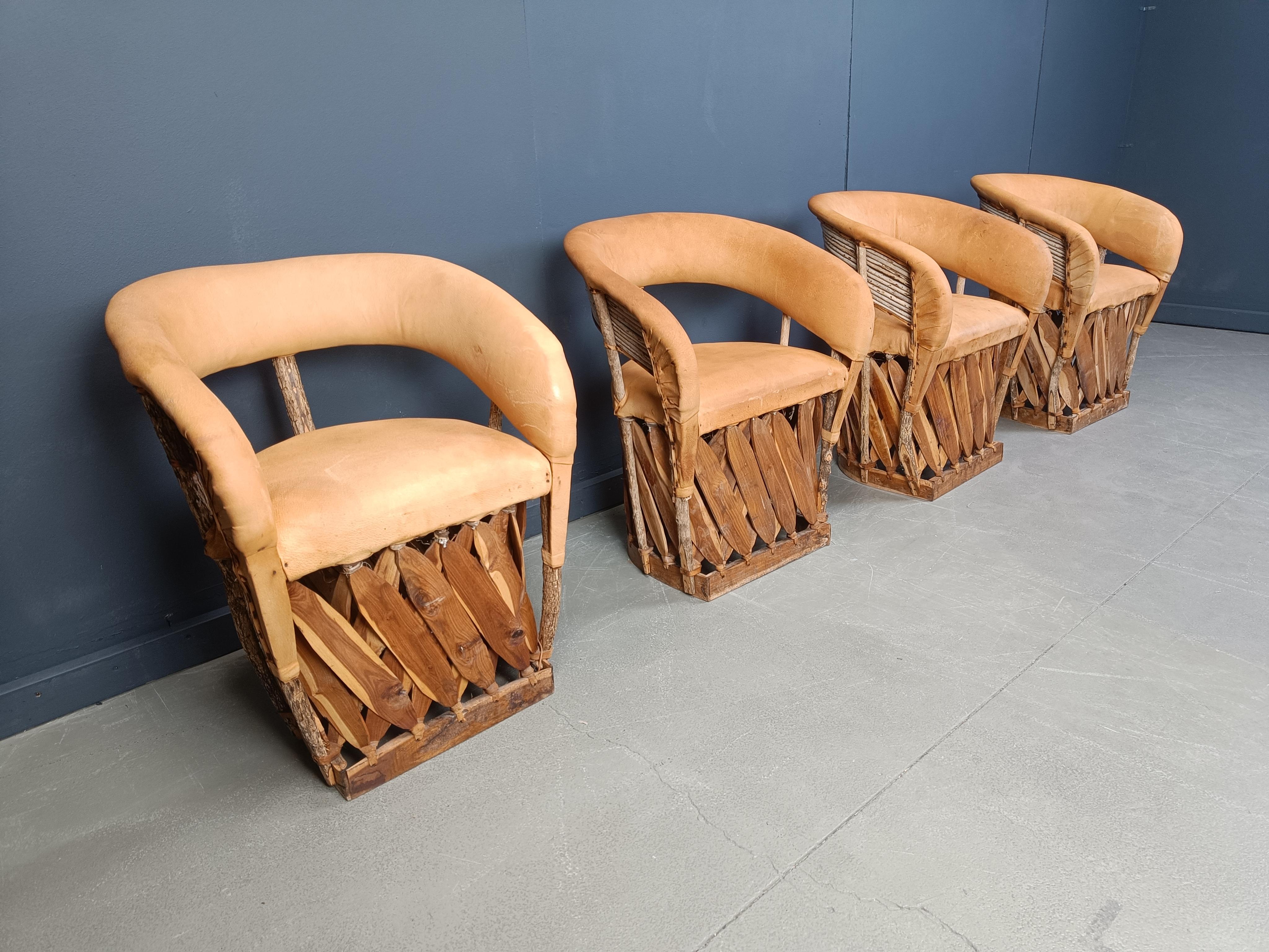 Pelle Set di 6 sedie da pranzo messicane vintage art populaire, anni '70 in vendita