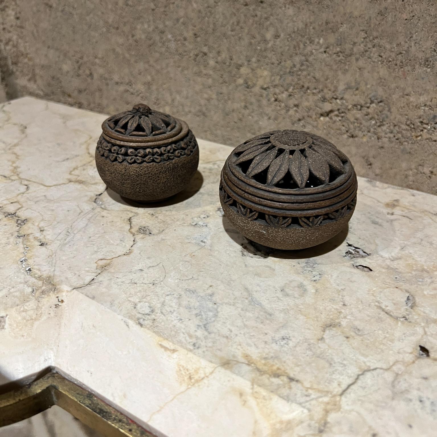 Recipientes con tapa de cerámica artística vintage firmados en Bueno estado para la venta en Chula Vista, CA