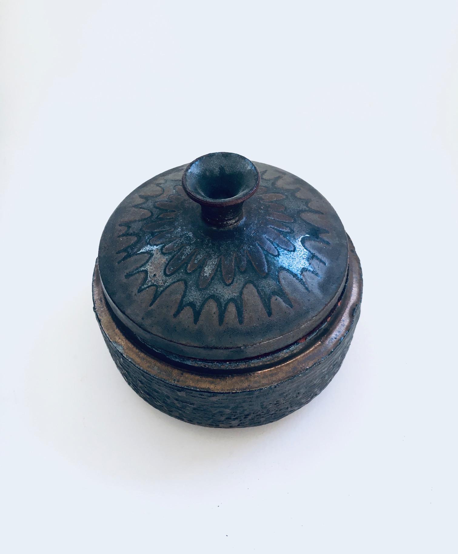 Vintage Art Pottery Studio Perignem Amphora Lidded Bowl, 1960's Belgium In Good Condition In Oud-Turnhout, VAN