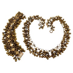 Ensemble de bijoux, colliers et bracelets Art Revival vintage avec bracelets en or bruni