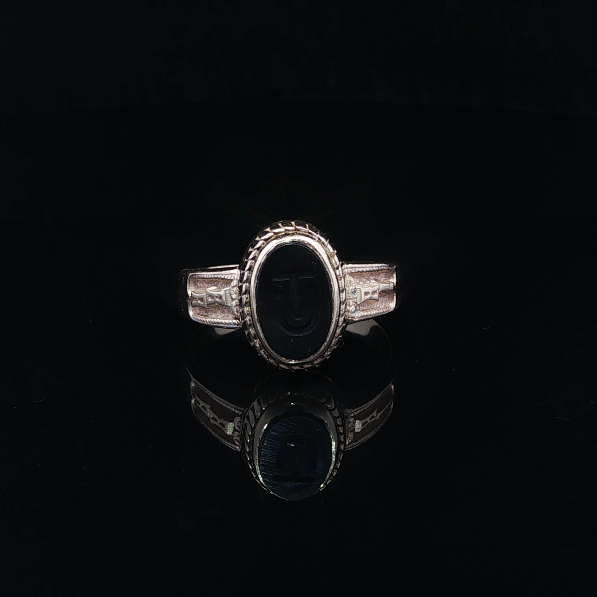 Donna Anello Vintage Artcarved in oro 14k con iniziali in onice nera UT School in vendita