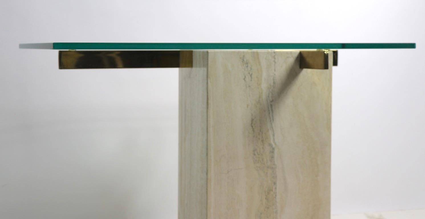 20ième siècle Table d'appoint vintage Artedi en marbre et verre en vente