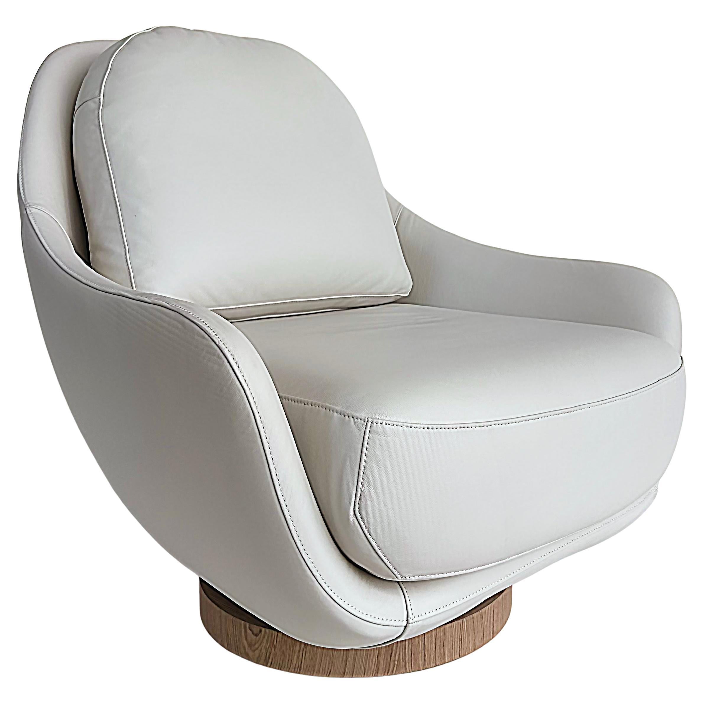 Vintage Artefacto Leather "Luna Lounge Swivel Chair" (fauteuil pivotant)