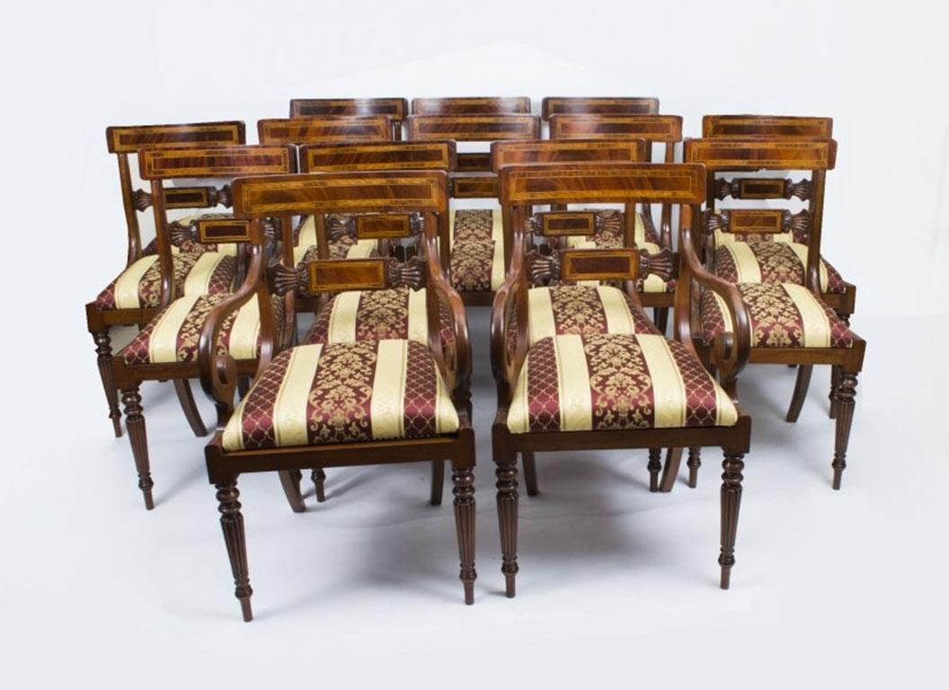 Vintage Arthur Brett Drei-Säulen-Mahagoni-Esstisch und 14 Stühle 8