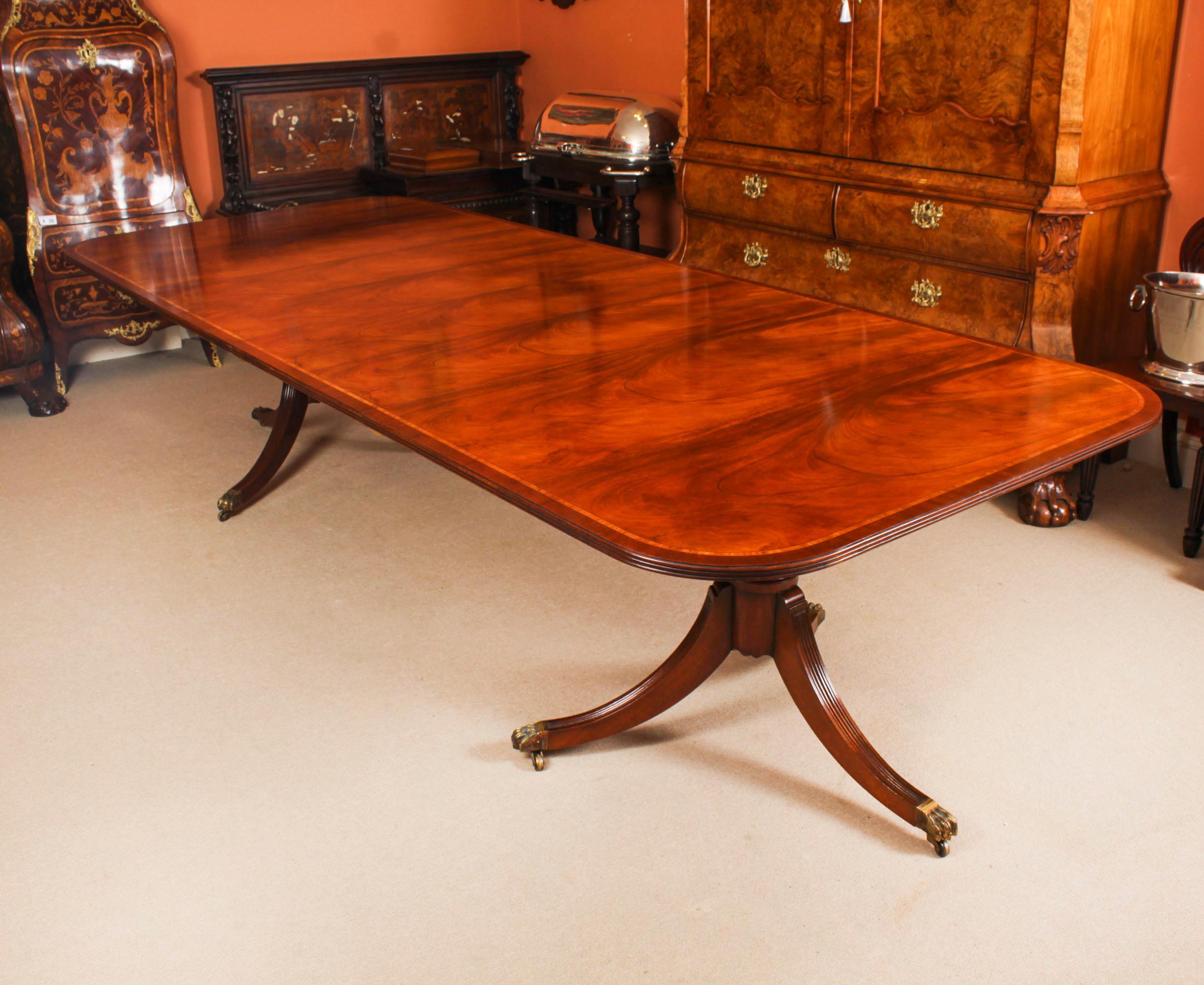 Vintage Arthur Brett Two Pillar Mahogany Dining Table & 12 Chairs 20th Century In Good Condition In London, GB