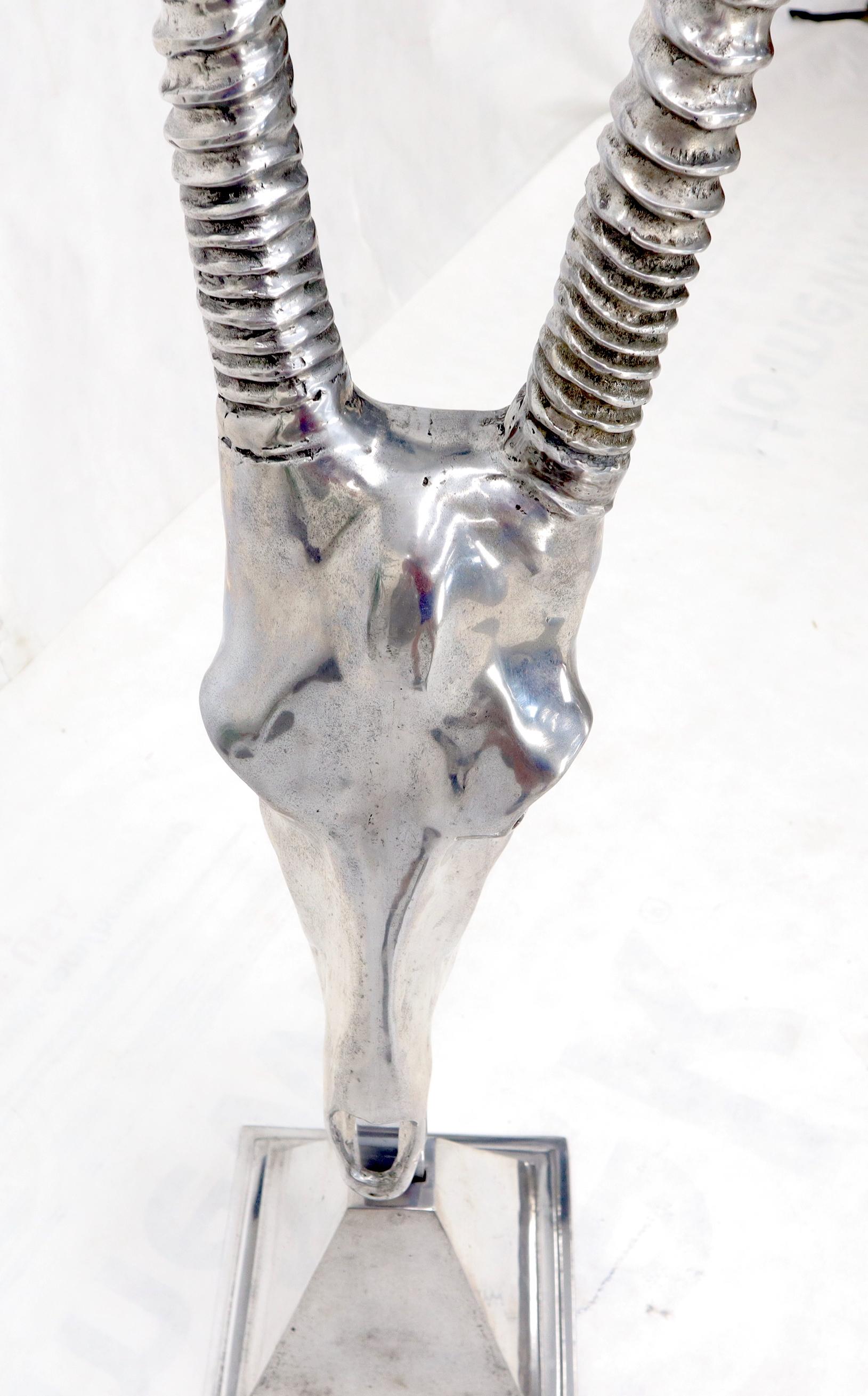 Grande sculpture vintage d'une gazelle d'Arthur Court en aluminium poli en vente 2